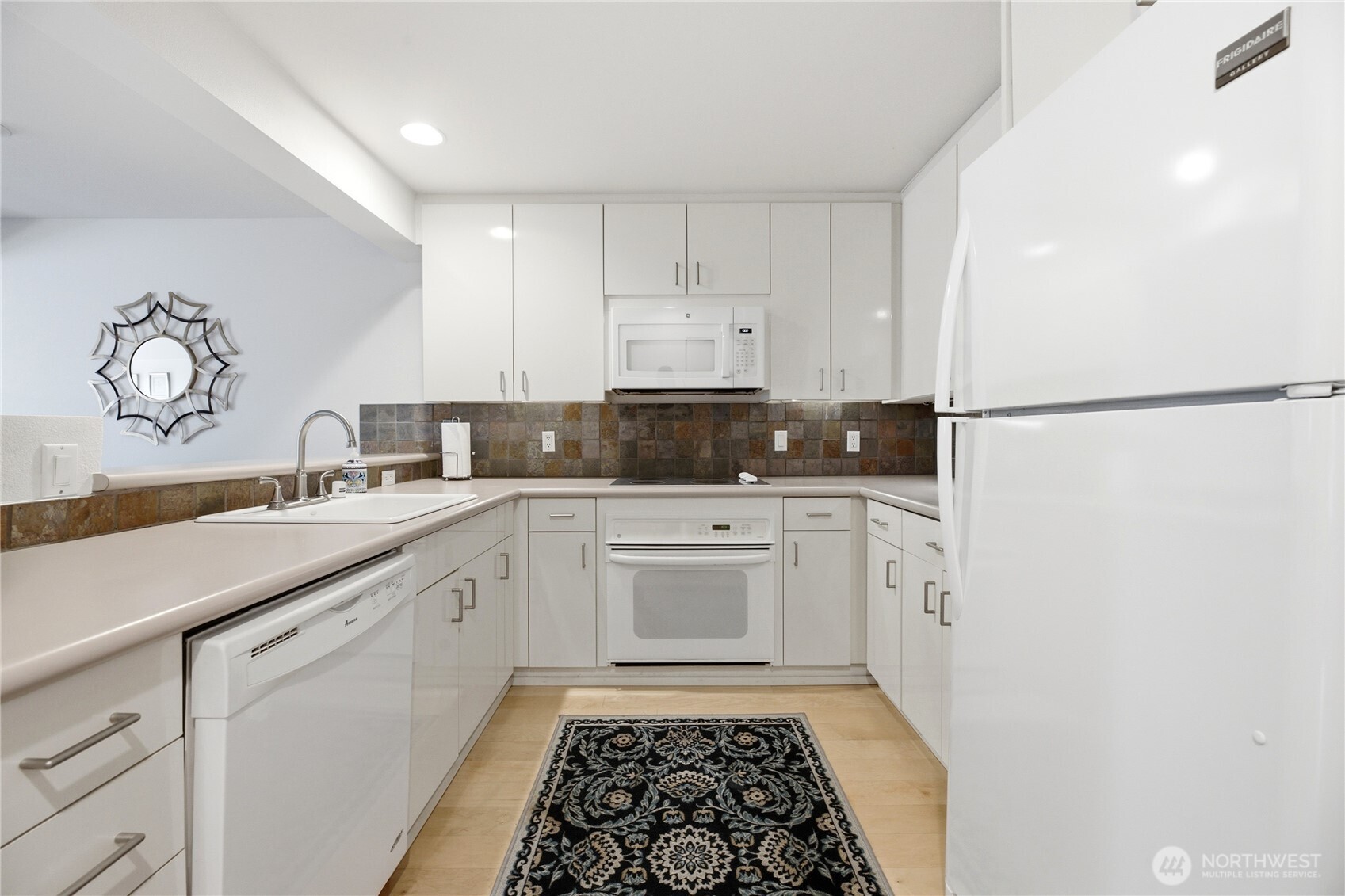 1 Broadway 202 Property Photo 9
