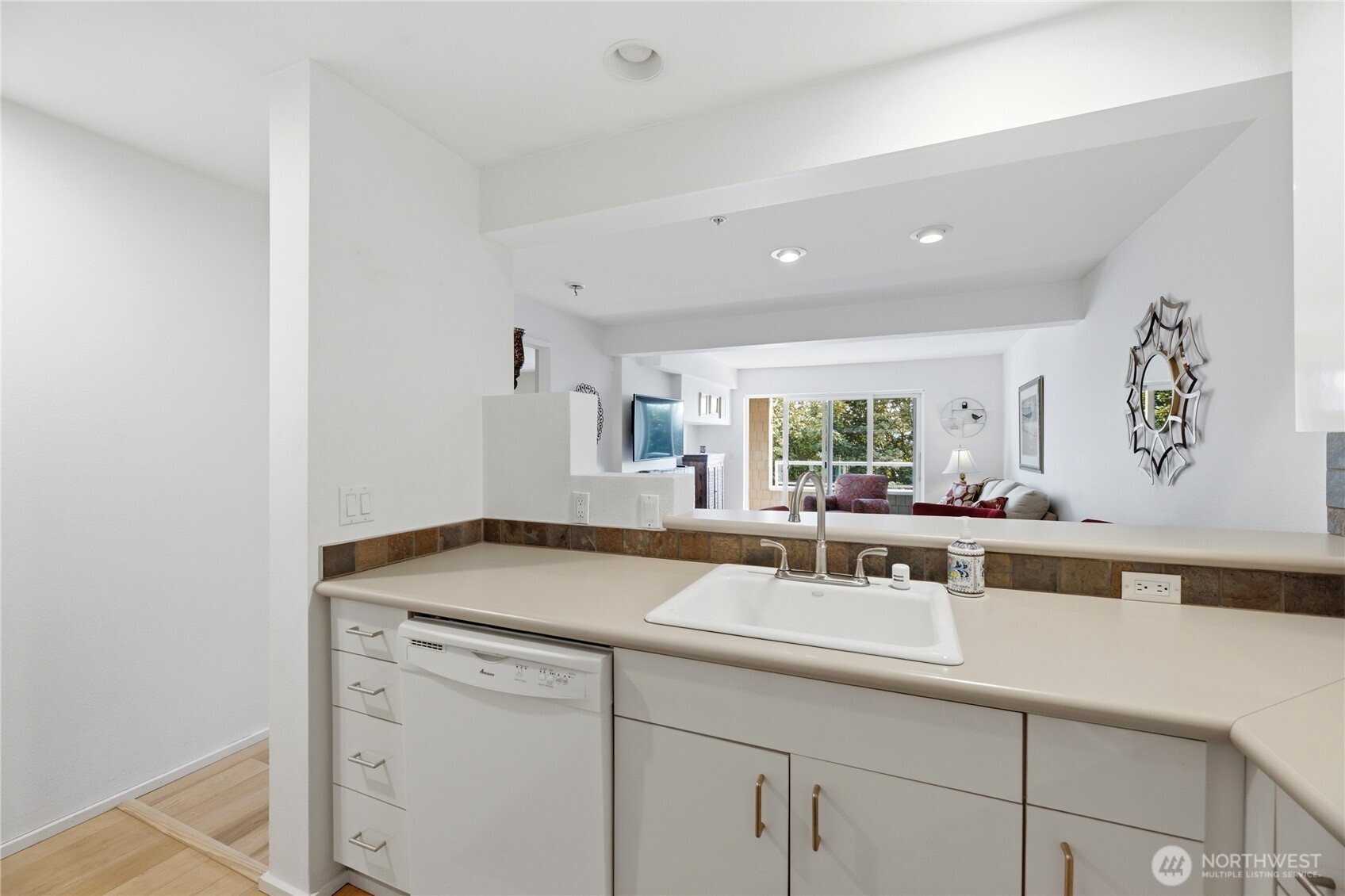 1 Broadway 202 Property Photo 10