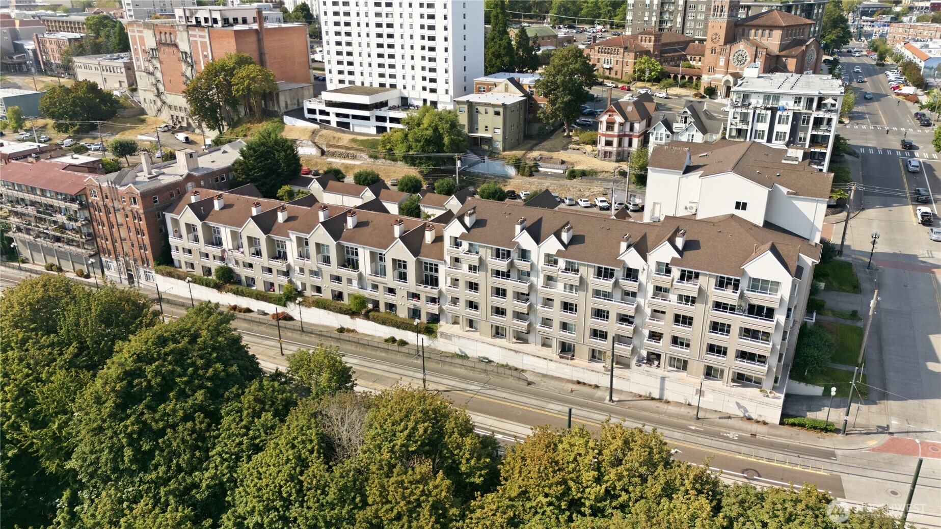 1 Broadway 202 Property Photo 34