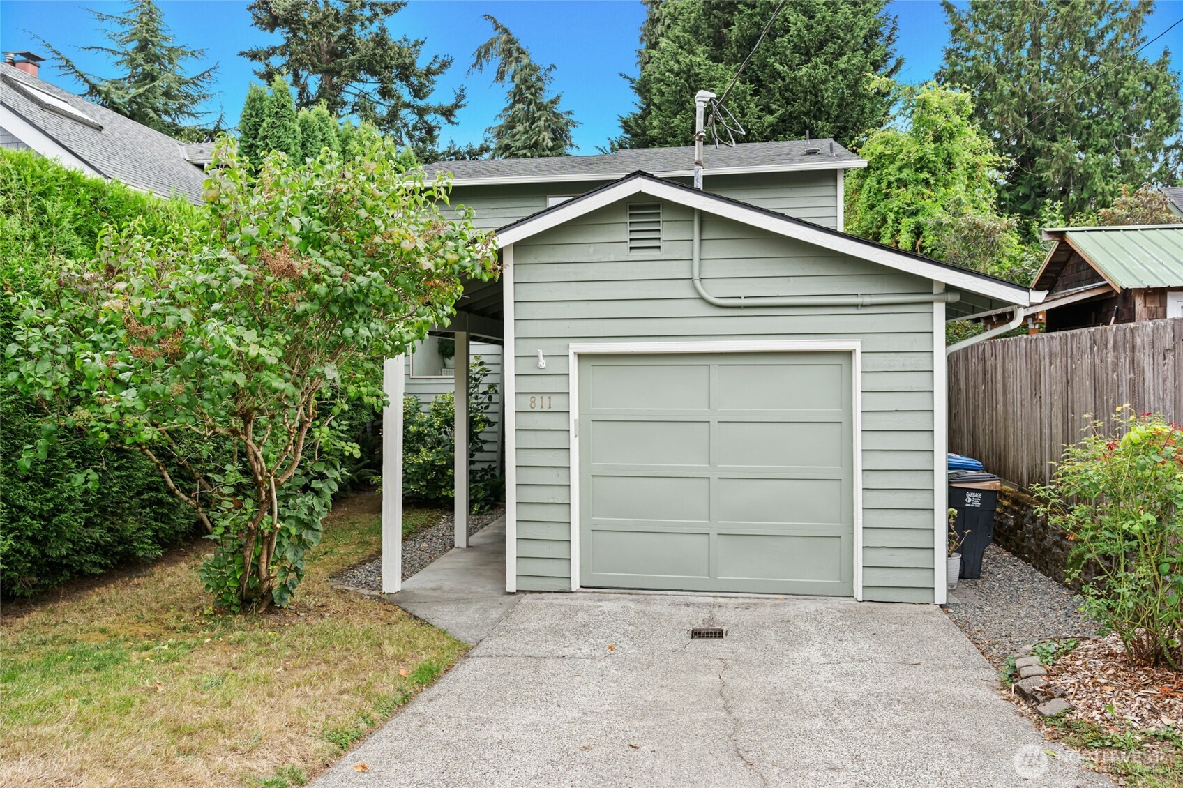 811 Ne 57th Street Property Photo 1