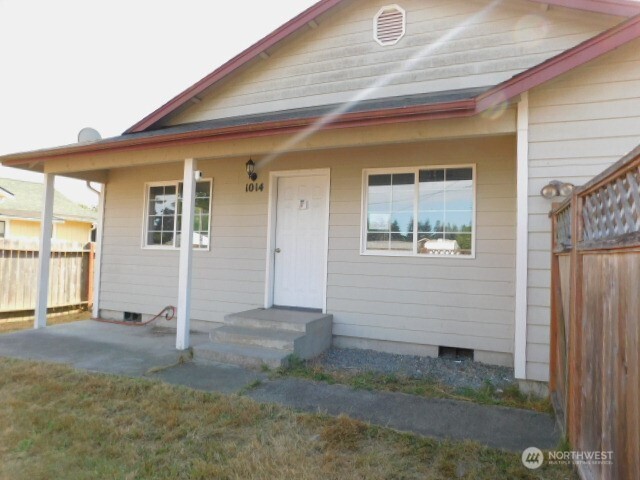 1014 W Spruce Street Property Photo 2
