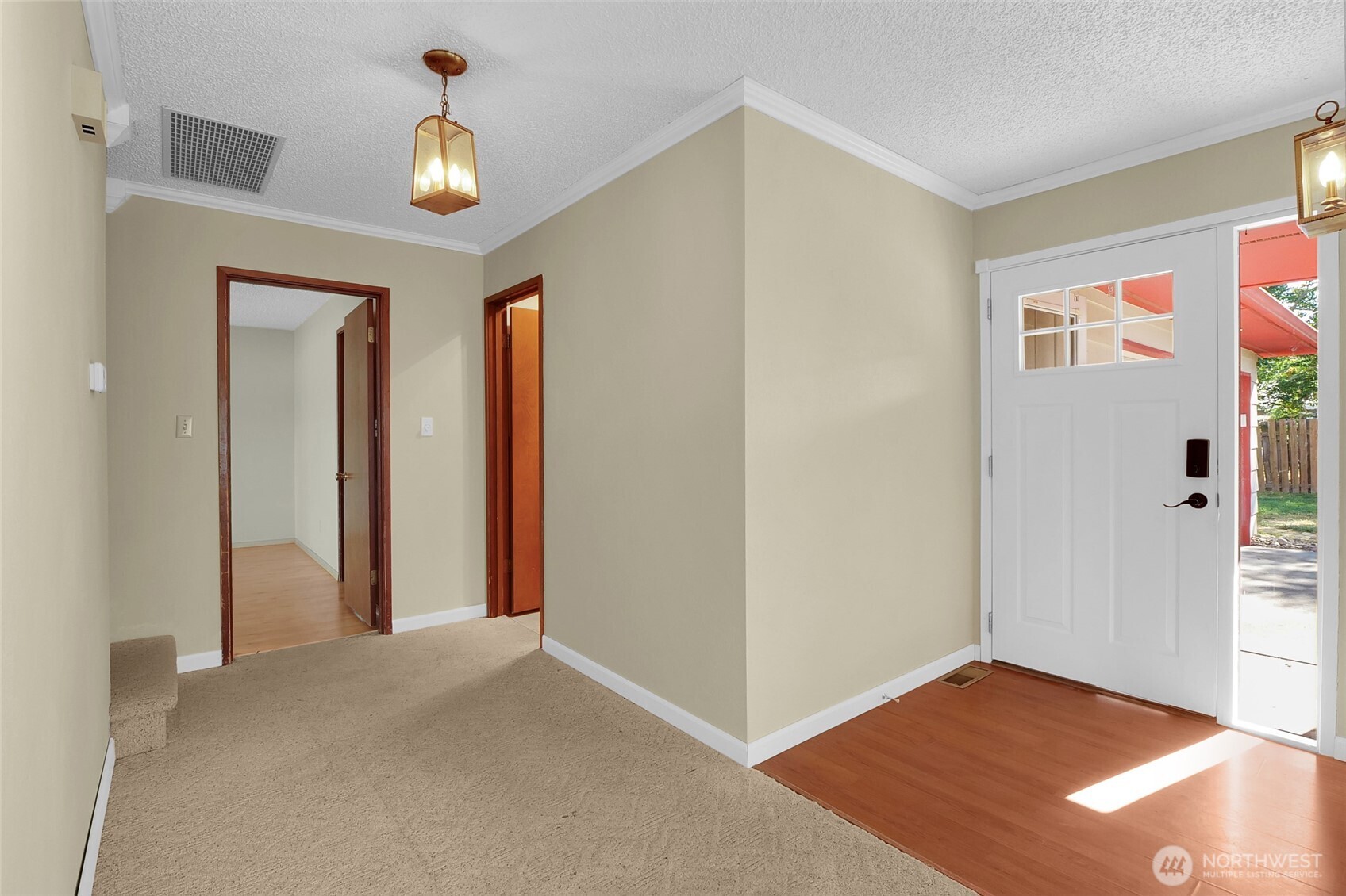 1141 E Hill Place Property Photo 8