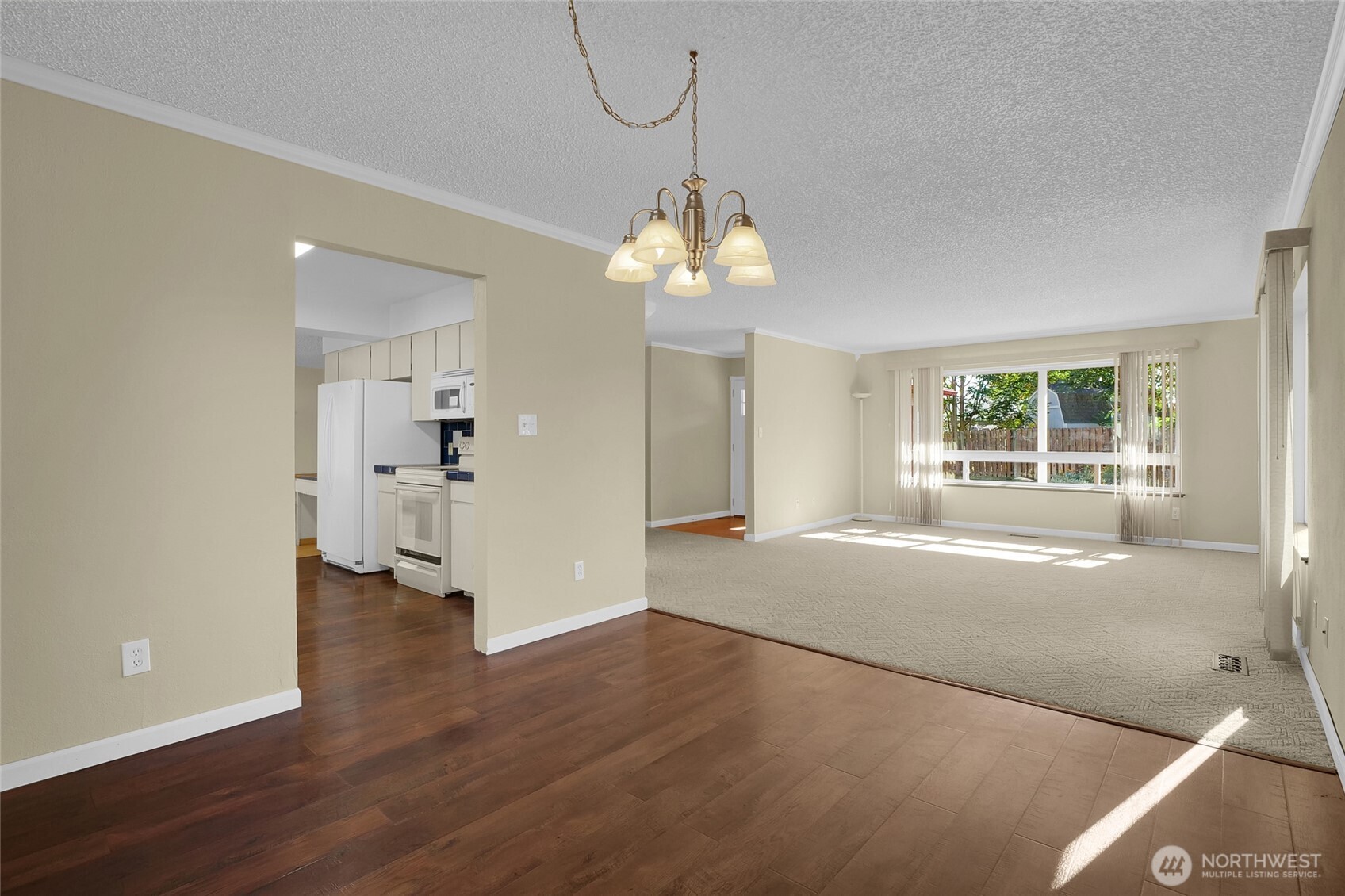 1141 E Hill Place Property Photo 11