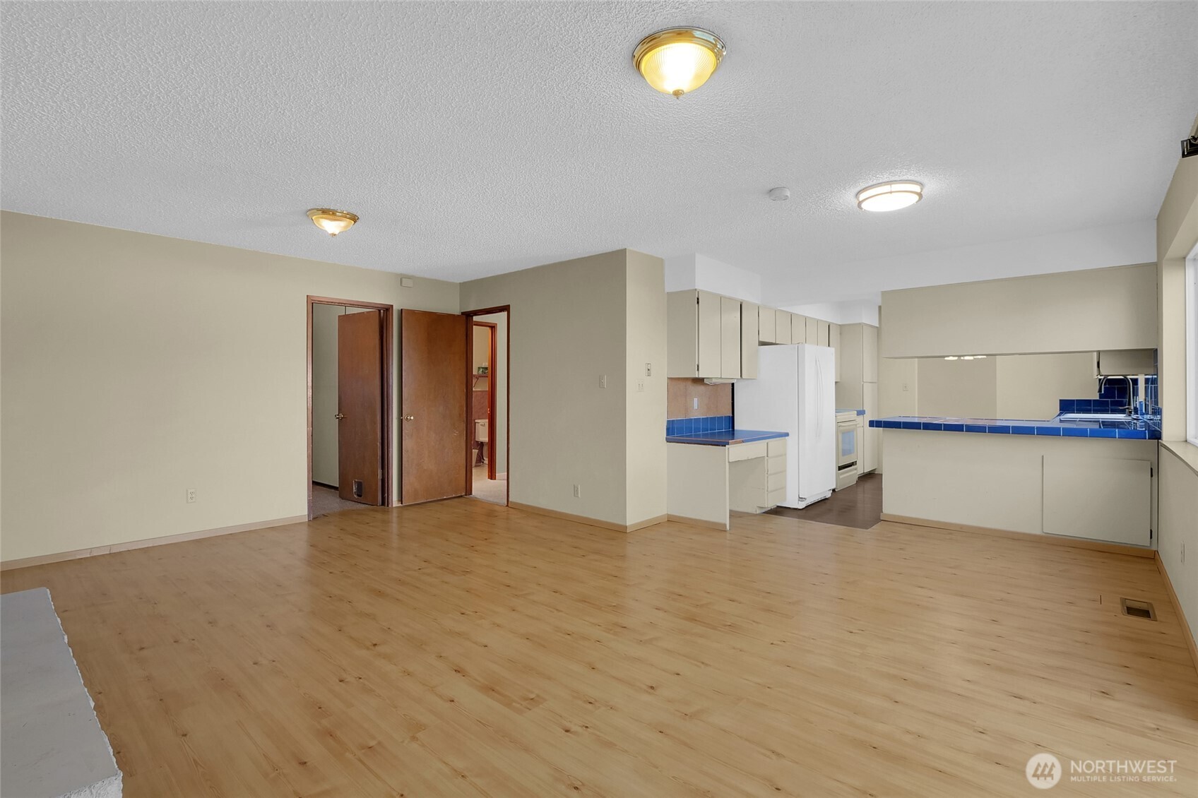 1141 E Hill Place Property Photo 17