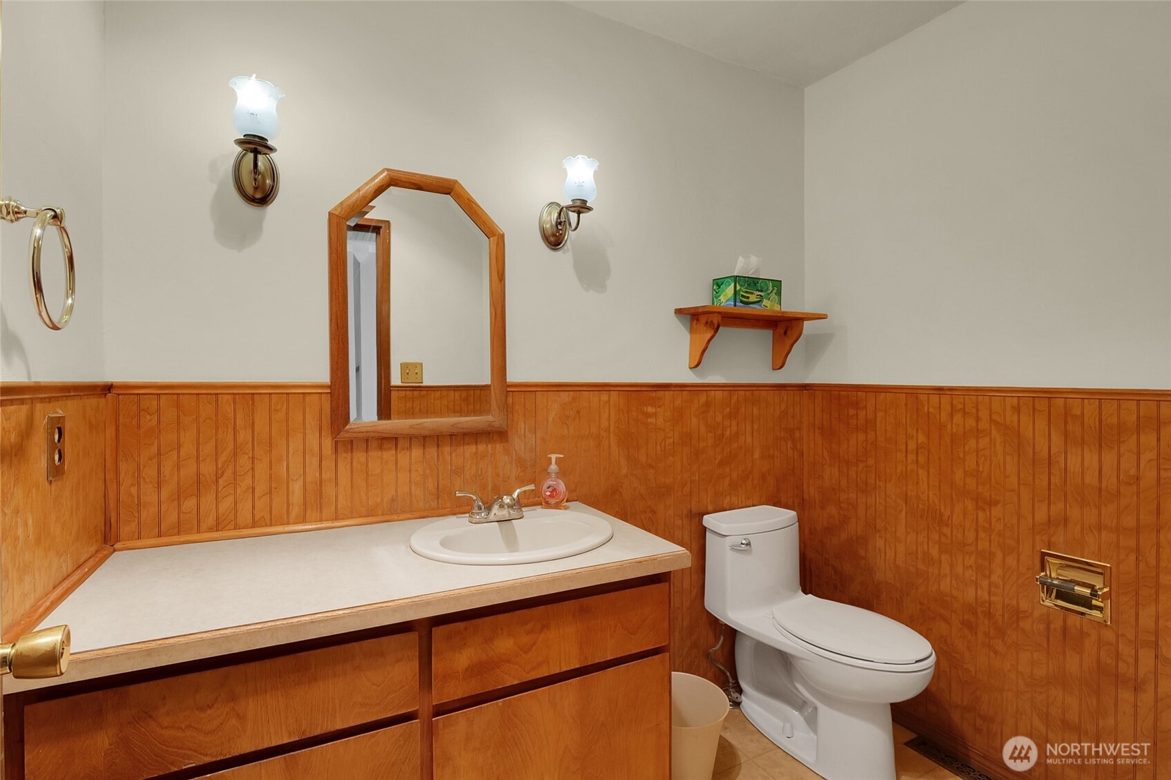 1141 E Hill Place Property Photo 18