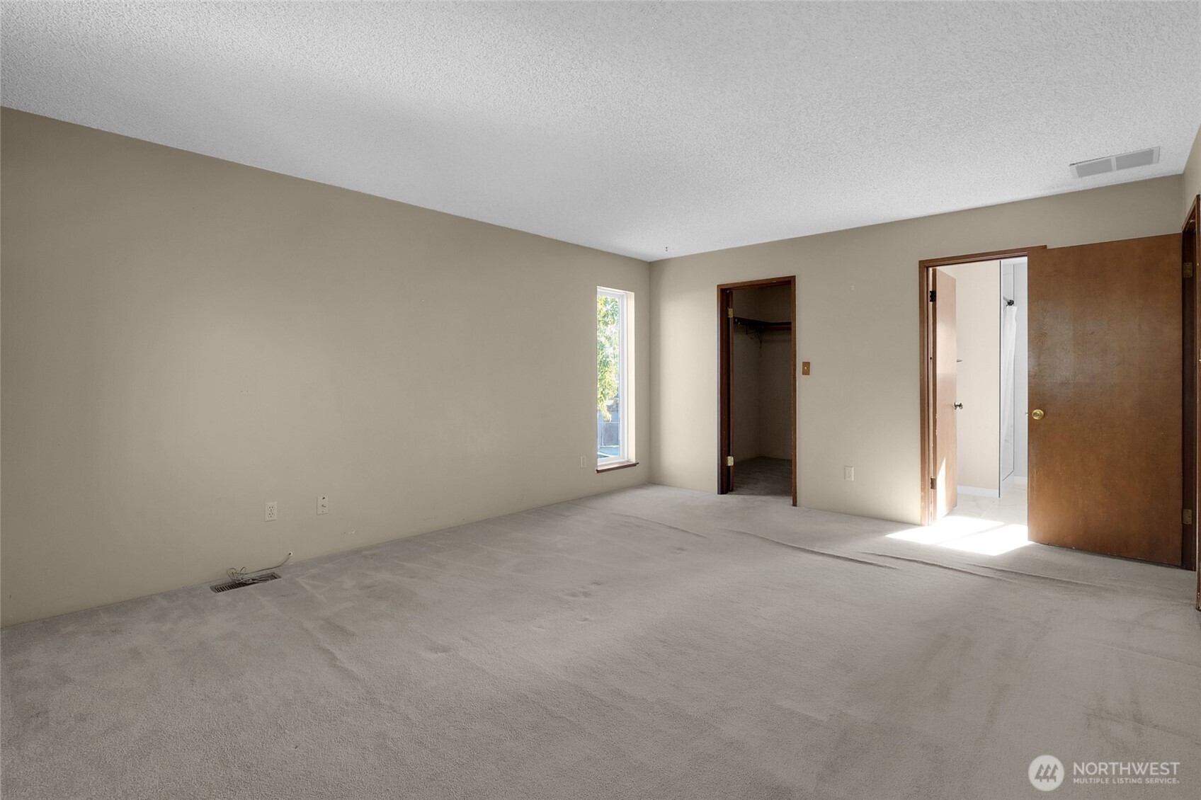 1141 E Hill Place Property Photo 22