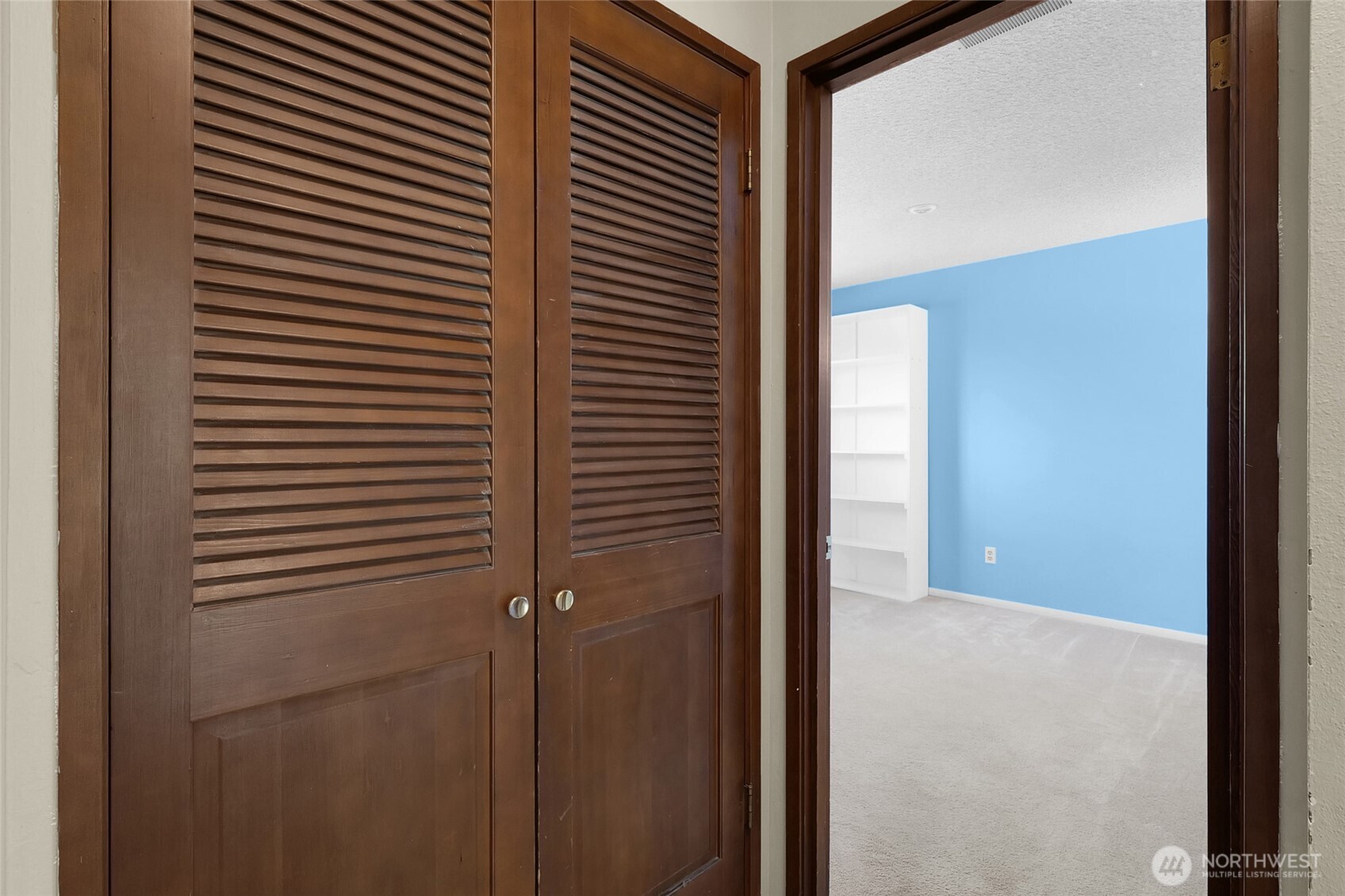 1141 E Hill Place Property Photo 32