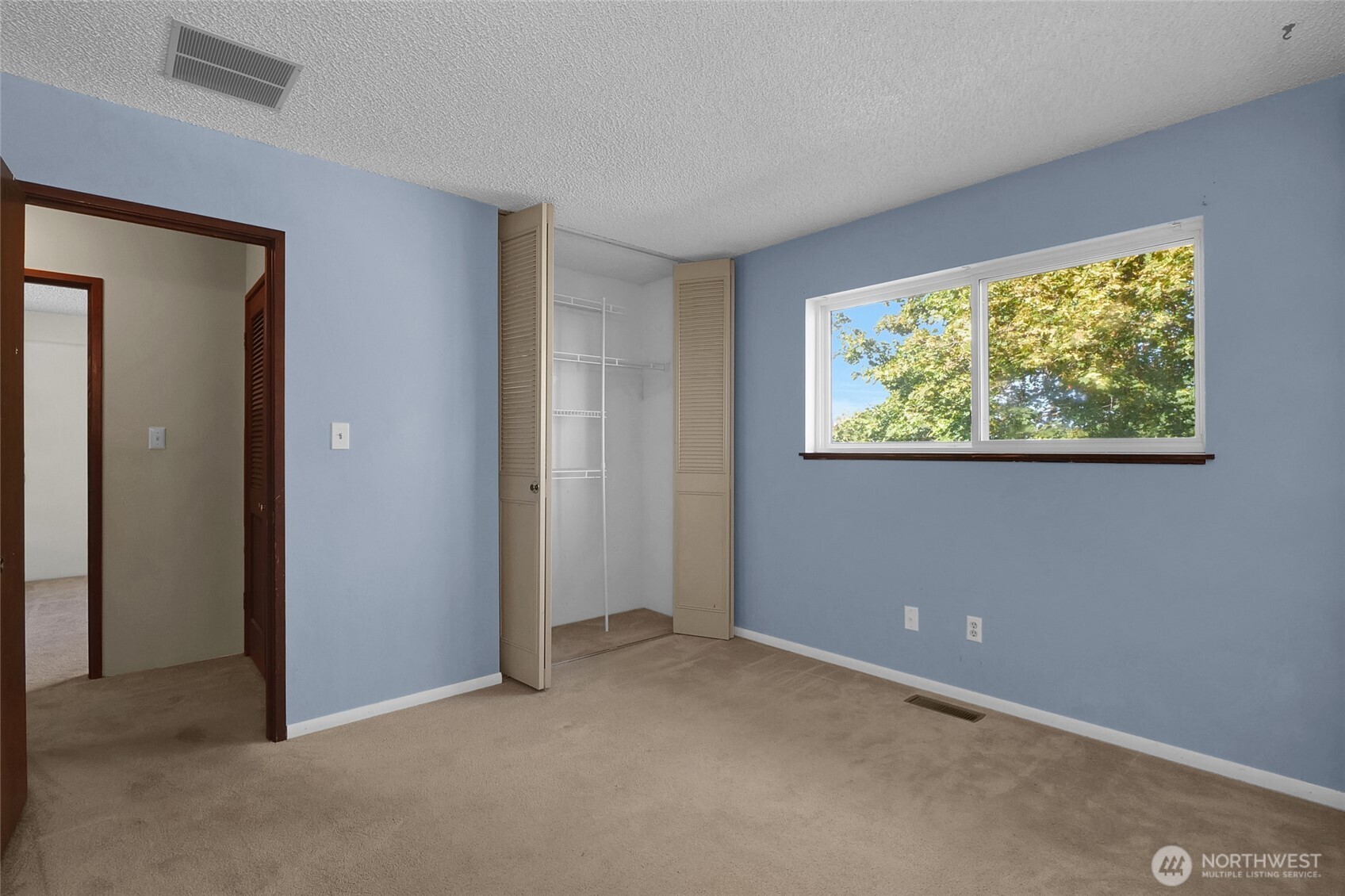 1141 E Hill Place Property Photo 33