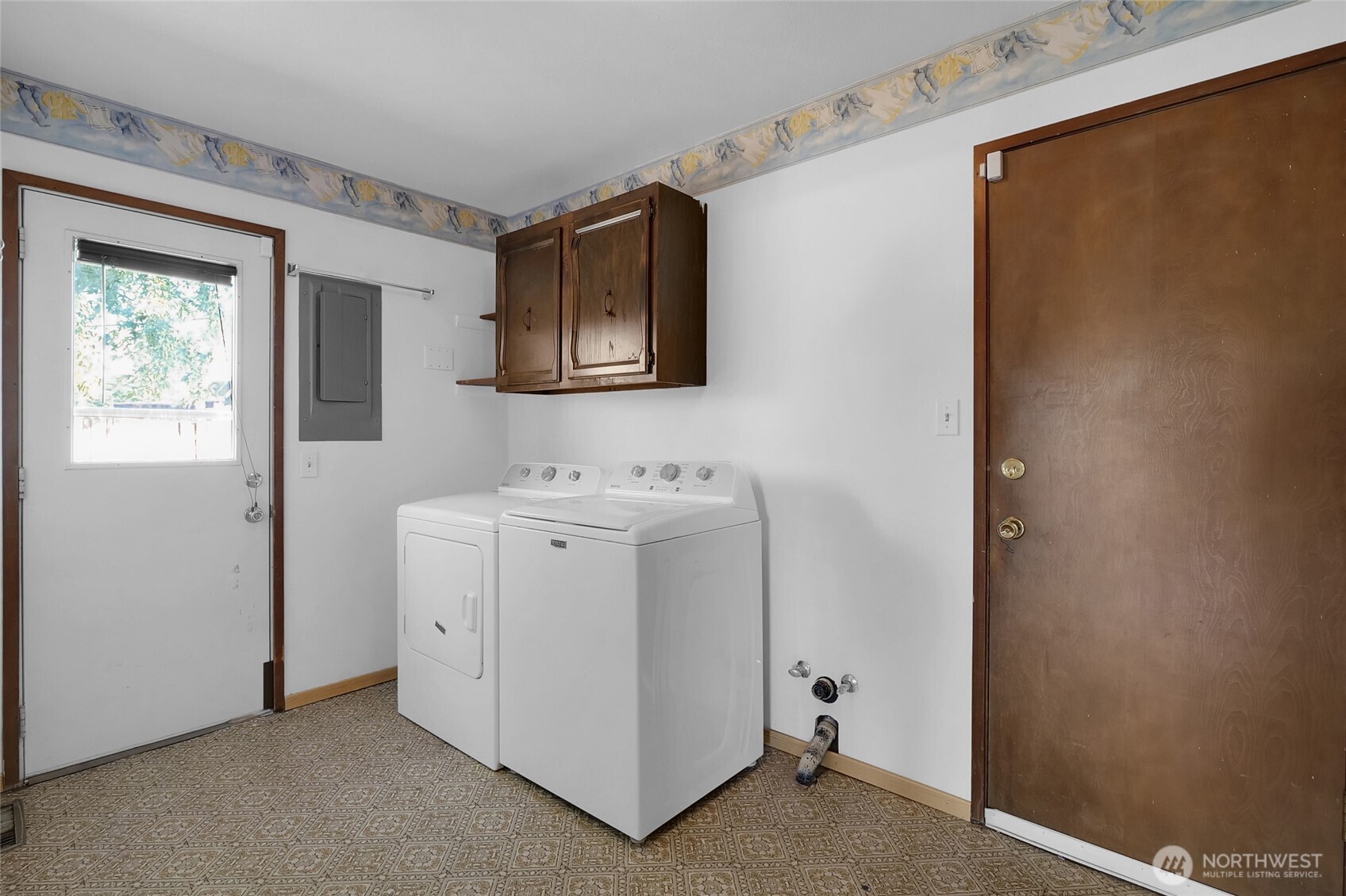 1141 E Hill Place Property Photo 34