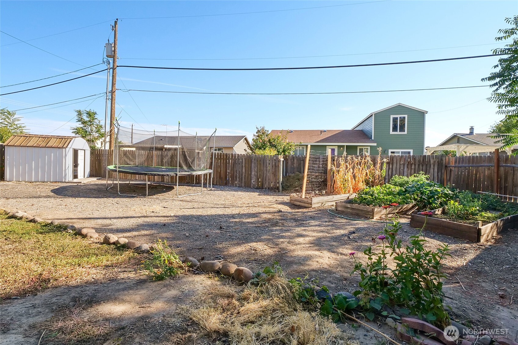 1141 E Hill Place Property Photo 39