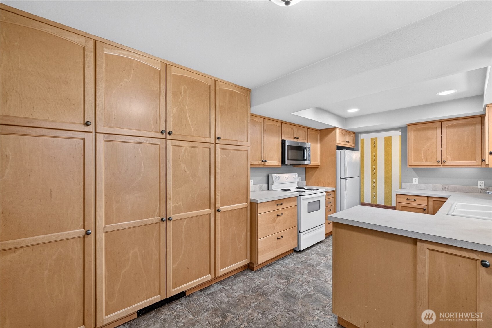 12212 47th Avenue Property Photo 9