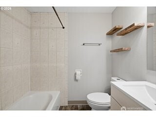 826 B Street Property Photo 13