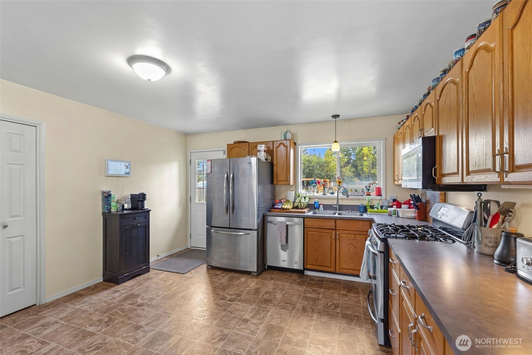 957 Donald Avenue Property Photo 7