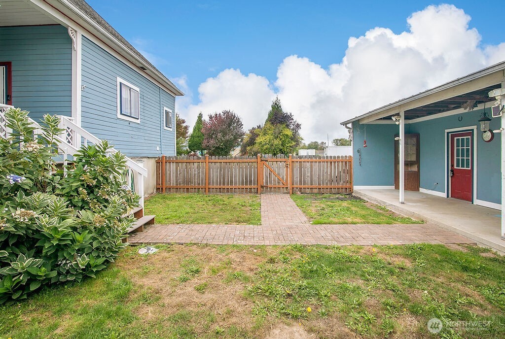 656 Davidson Avenue Property Photo 35