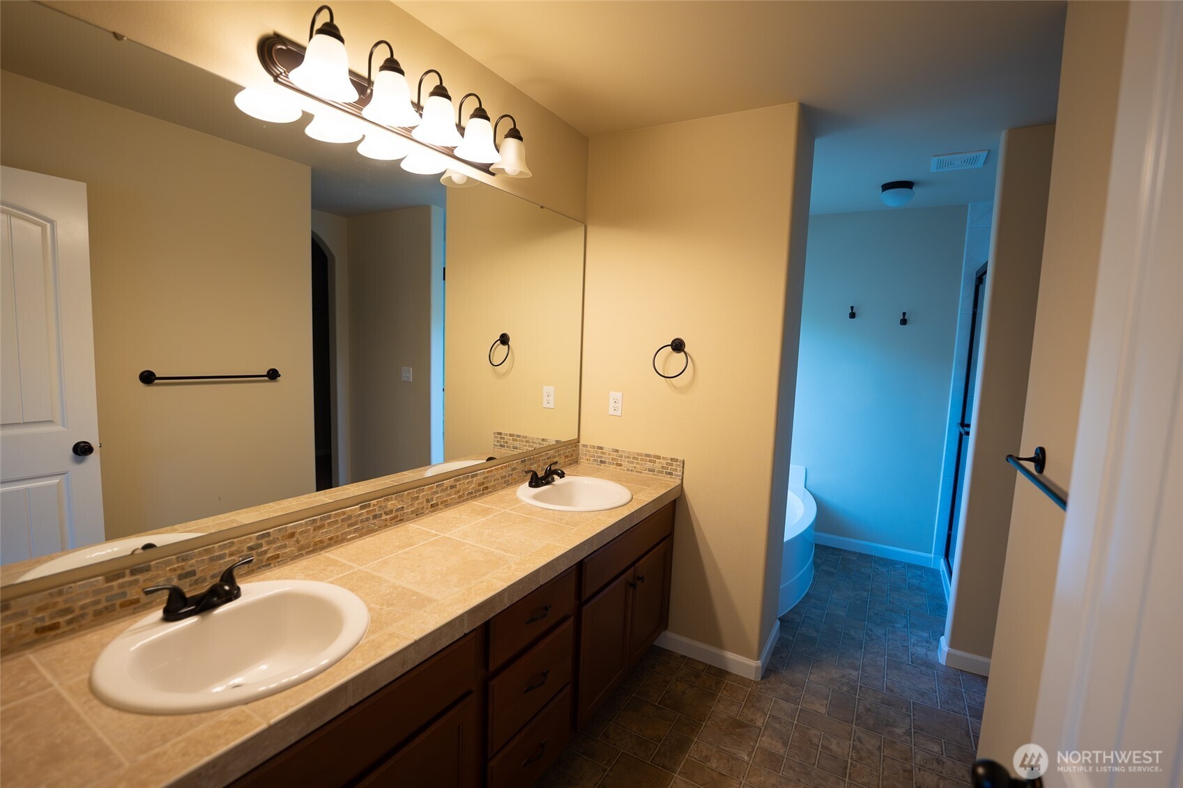 3843 Southlake Drive Property Photo 19