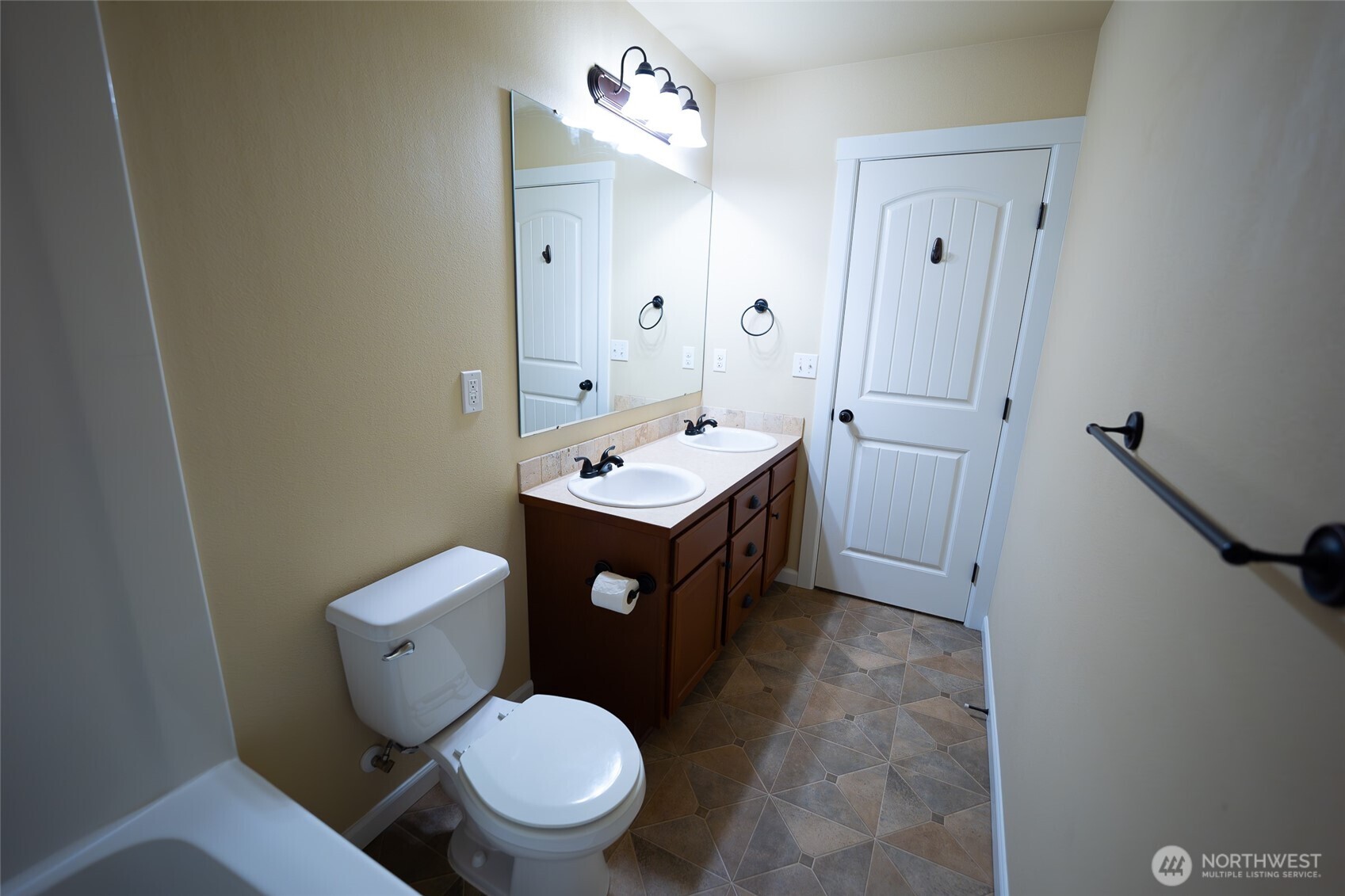 3843 Southlake Drive Property Photo 27