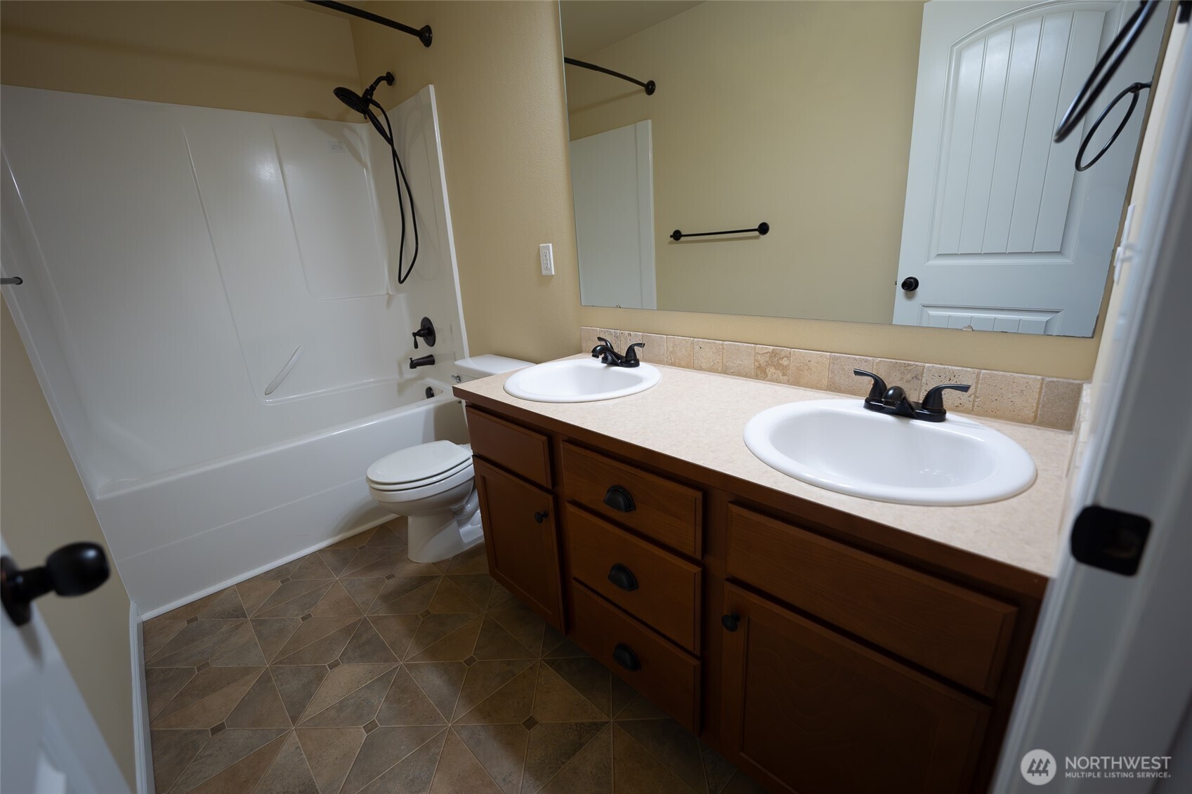3843 Southlake Drive Property Photo 28