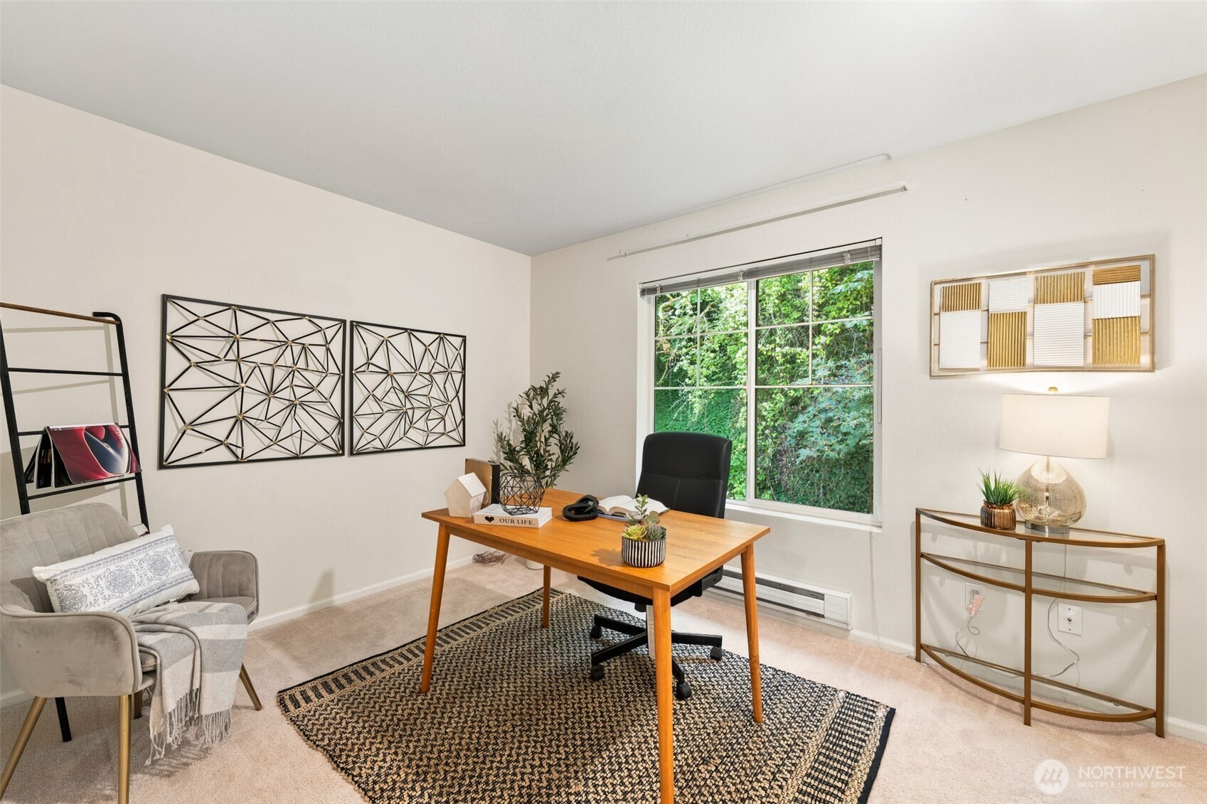 3727 S Holly Park Drive Property Photo 10
