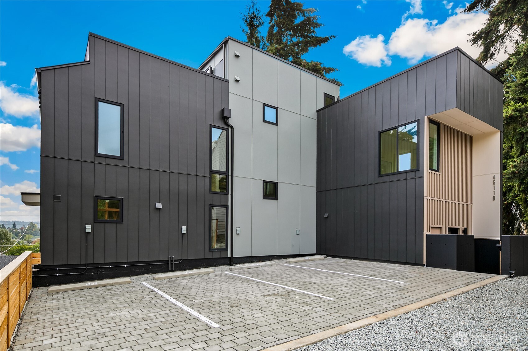 4511 A 34th Avenue Property Photo 24