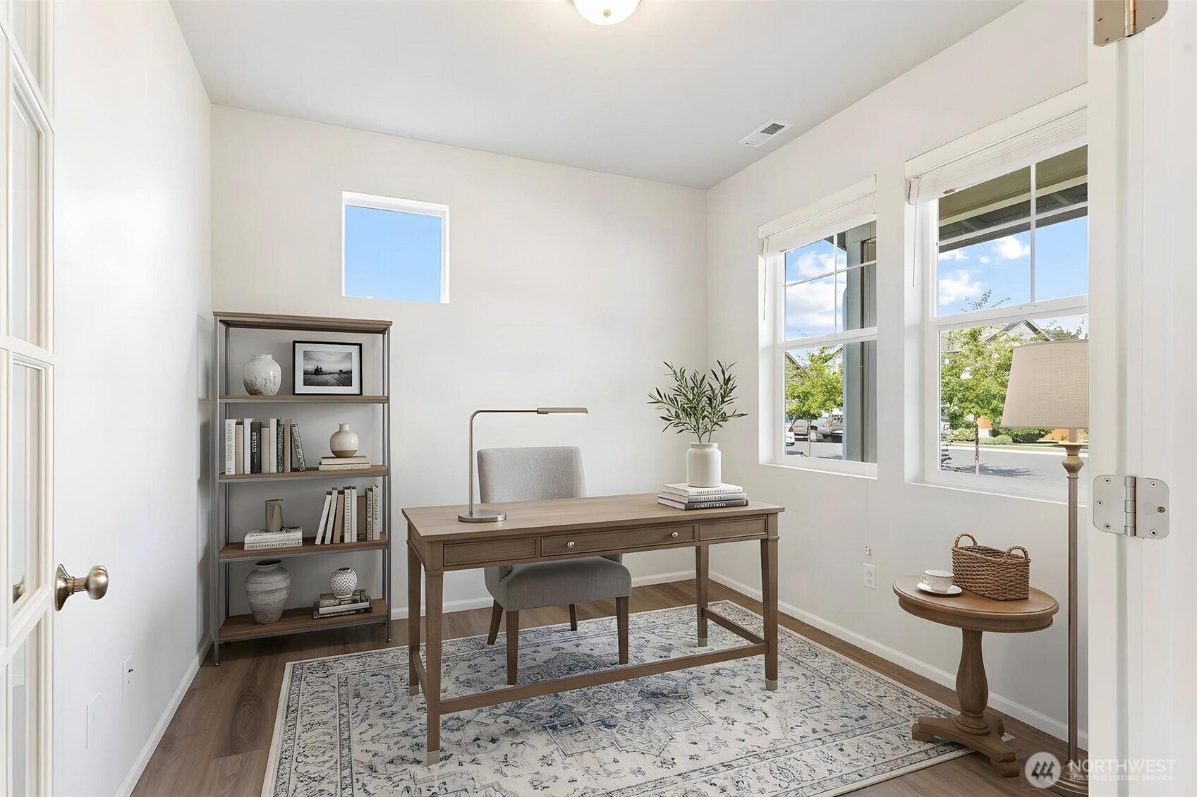 332 Cambridge Loop Property Photo 11