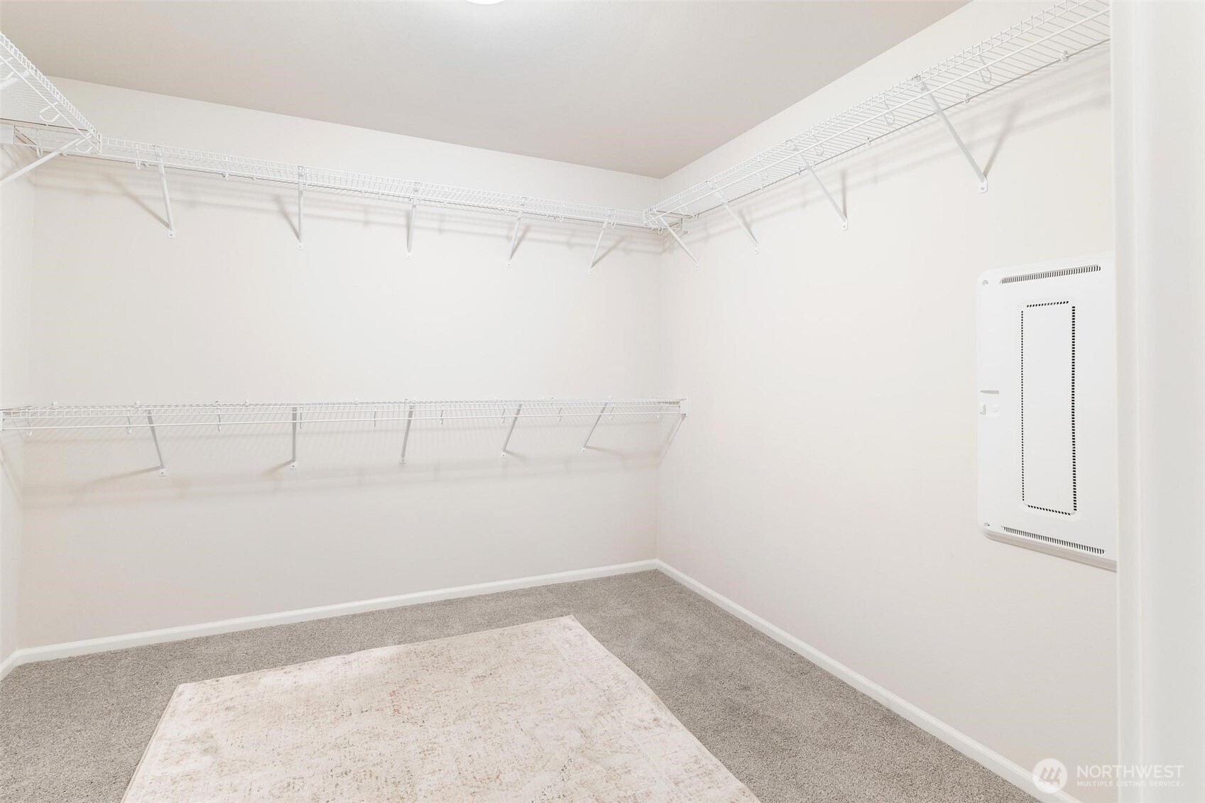 332 Cambridge Loop Property Photo 18