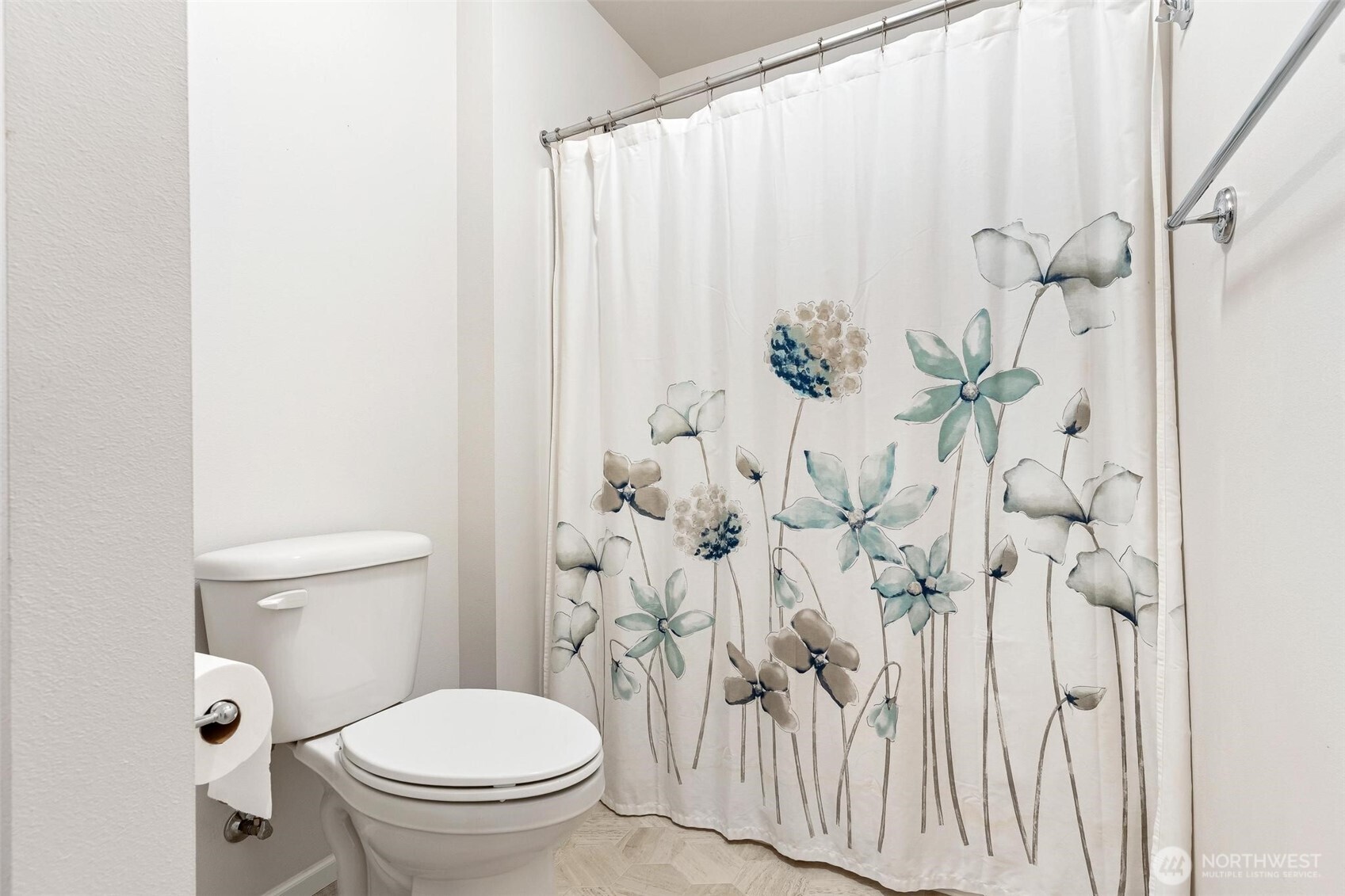 332 Cambridge Loop Property Photo 26