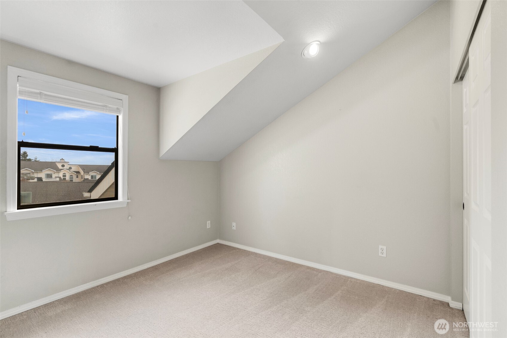 18604 48th Place Property Photo 18