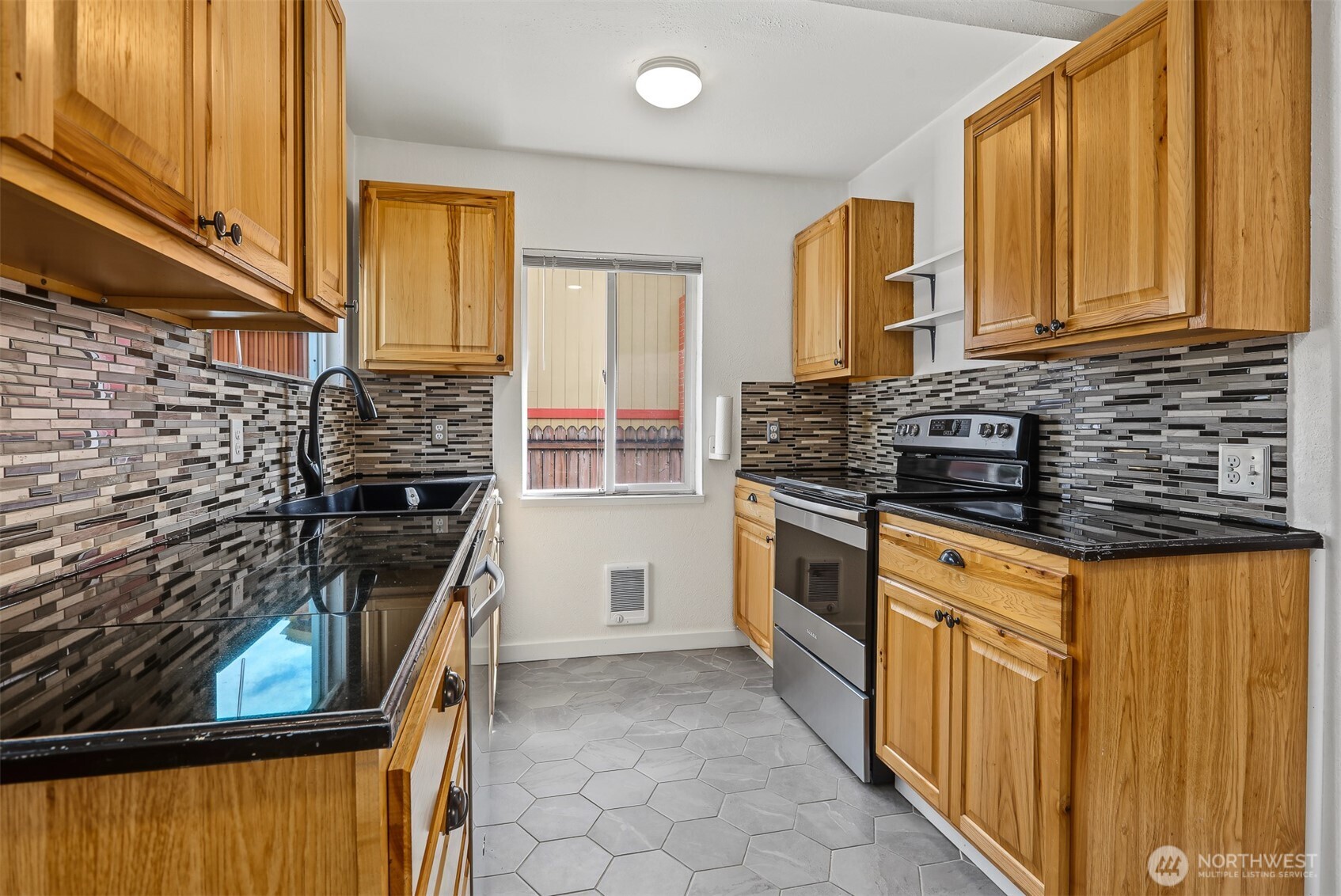 7401 S I Street Property Photo 6