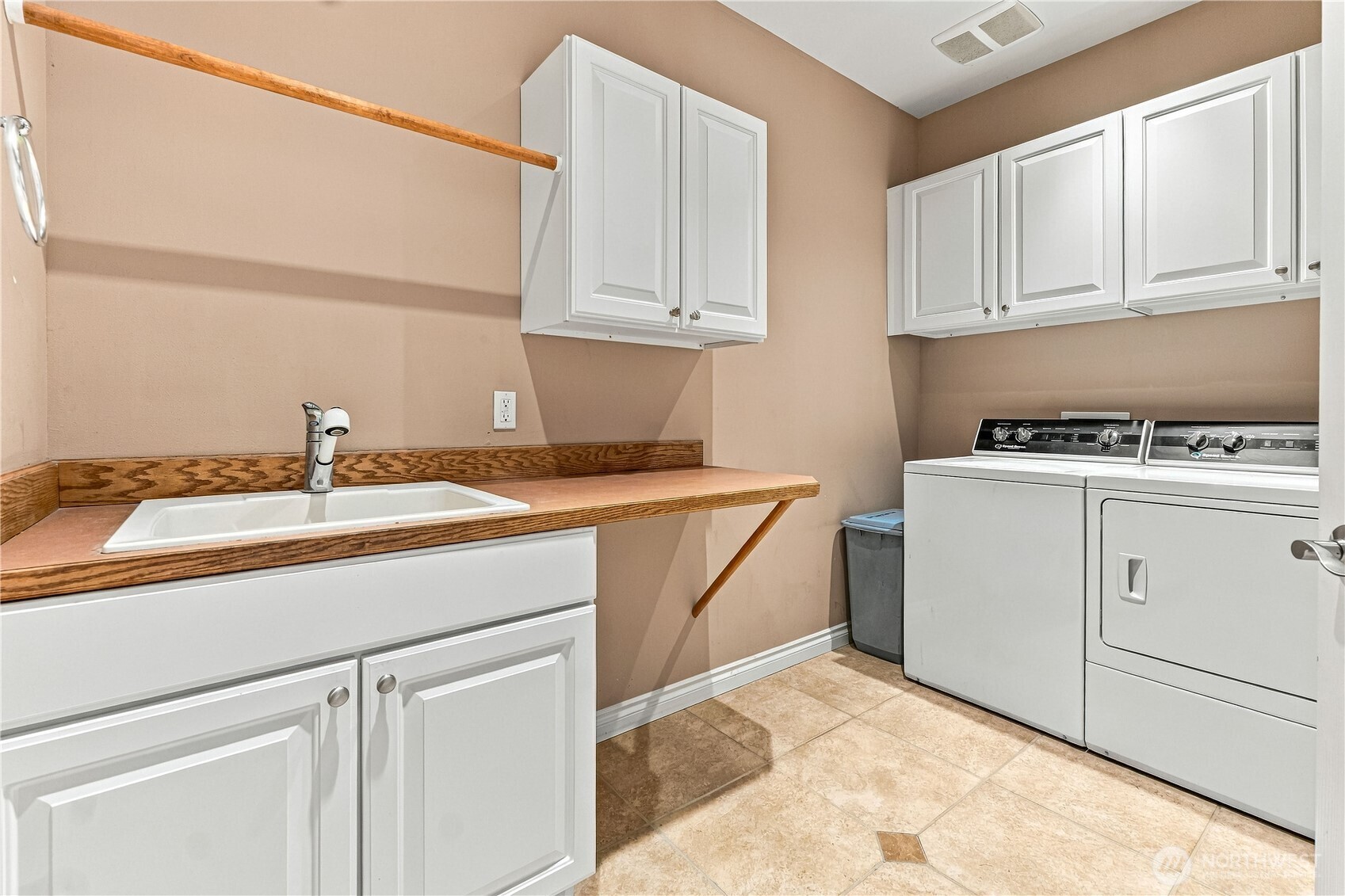 609 Ne 19th Street Property Photo 13