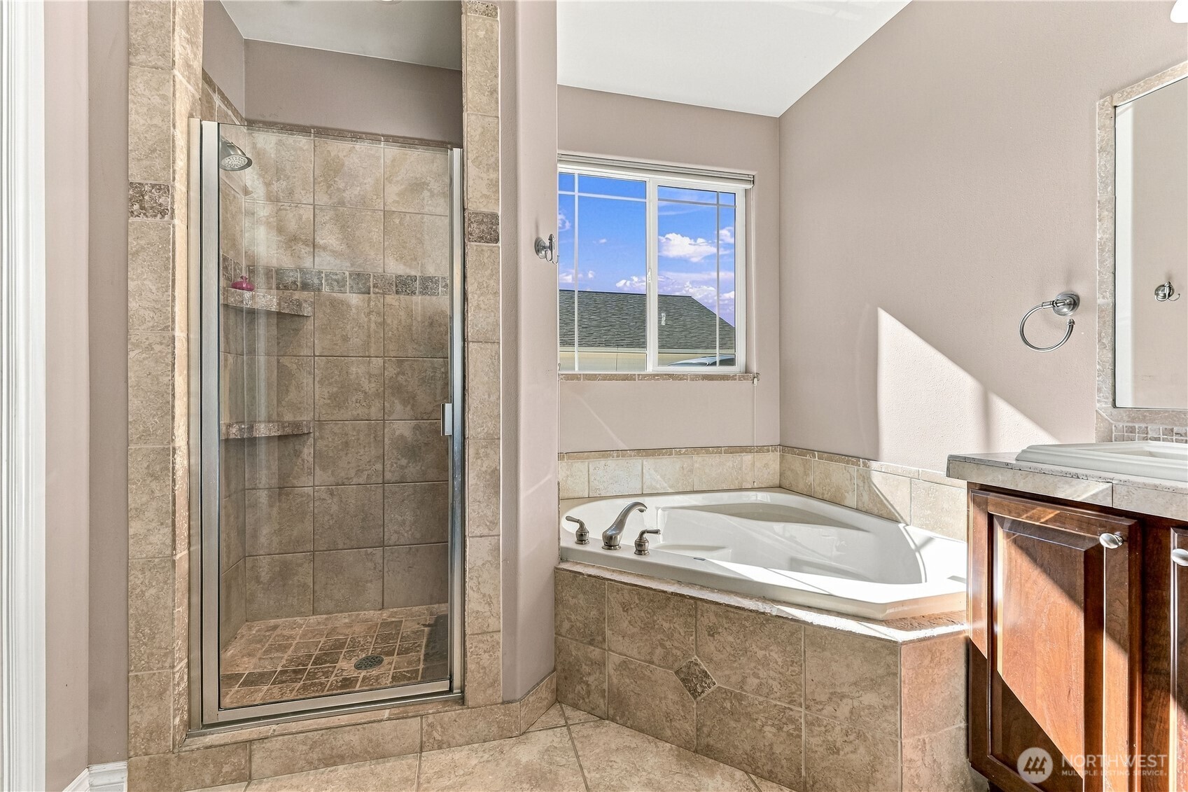 609 Ne 19th Street Property Photo 14