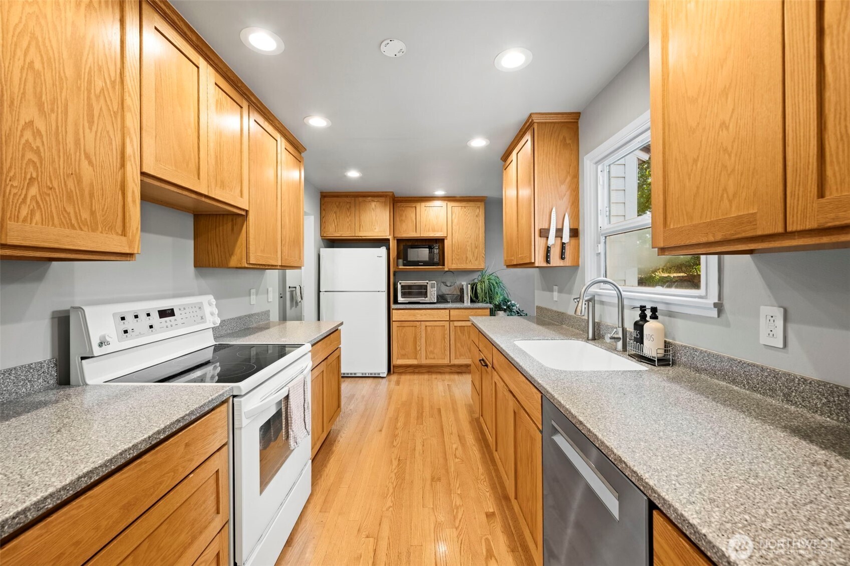 8225 22nd Place Property Photo 11