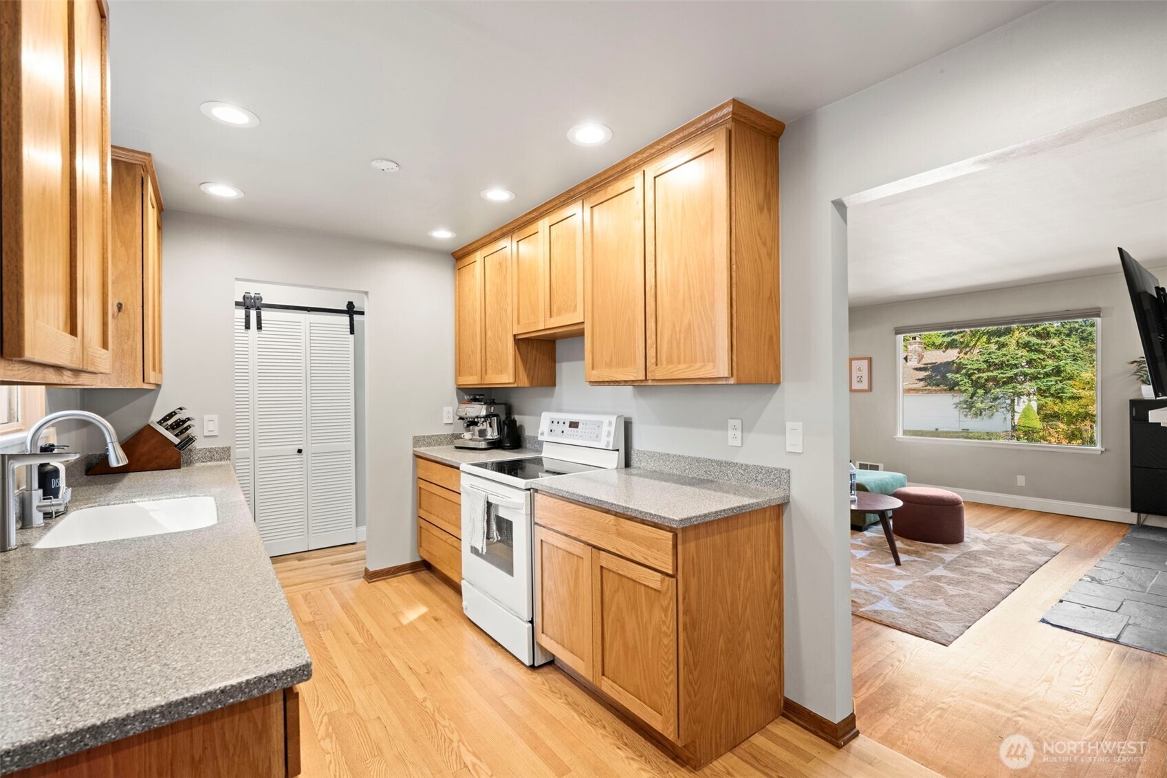 8225 22nd Place Property Photo 12
