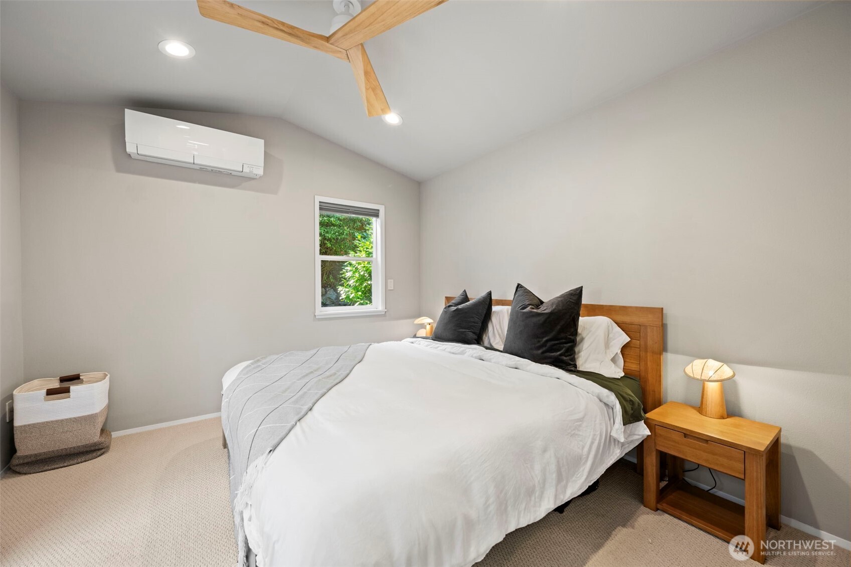 8225 22nd Place Property Photo 14
