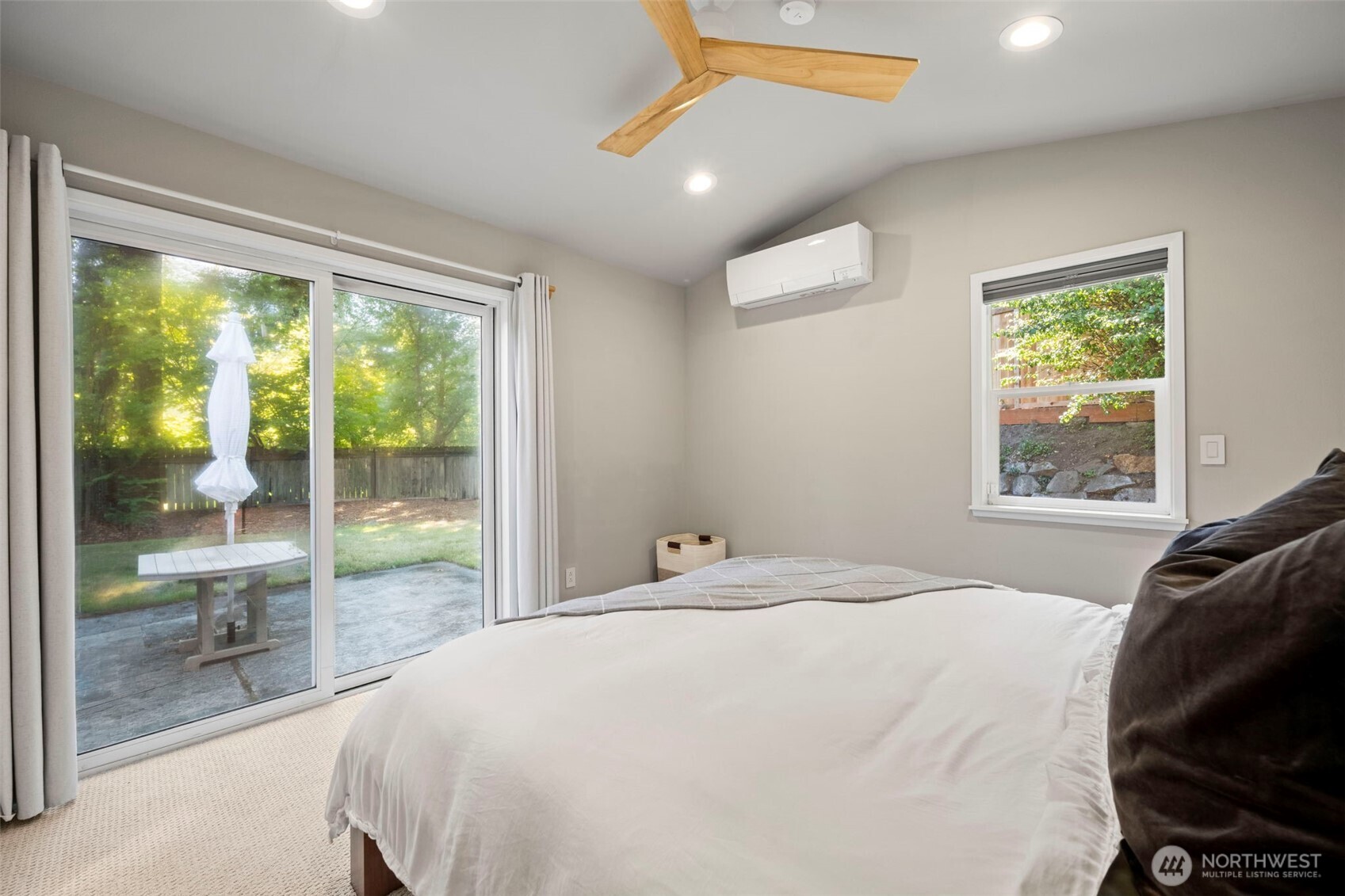 8225 22nd Place Property Photo 15