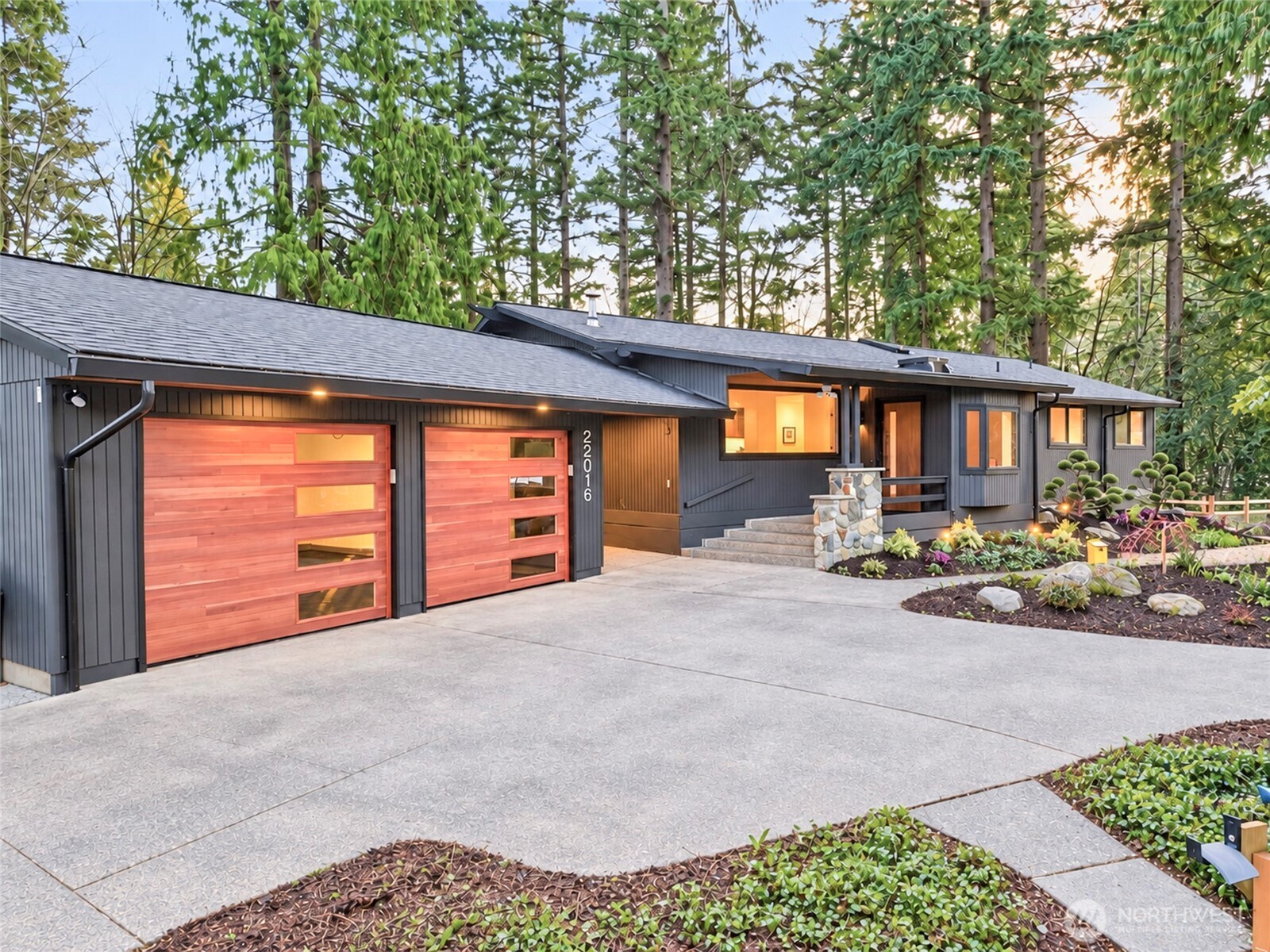 22016 Vine Road Property Photo 2