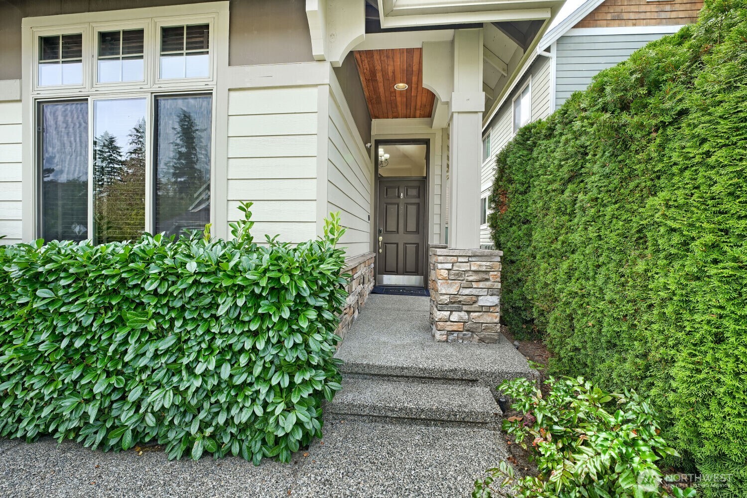 23527 Ne 13th Place Property Photo 3