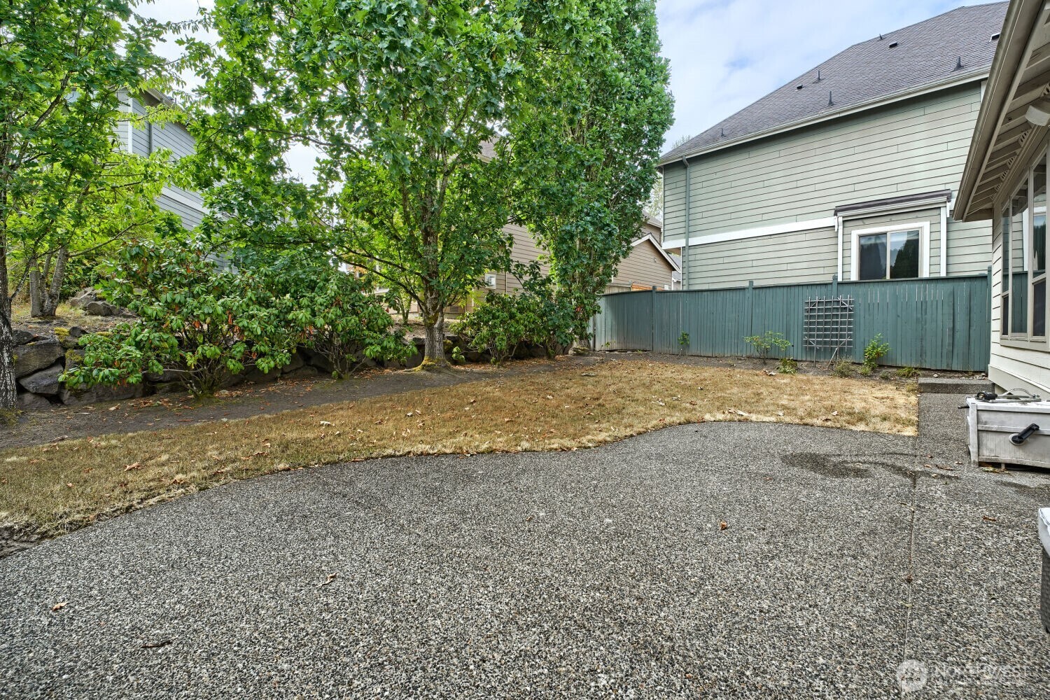 23527 Ne 13th Place Property Photo 32
