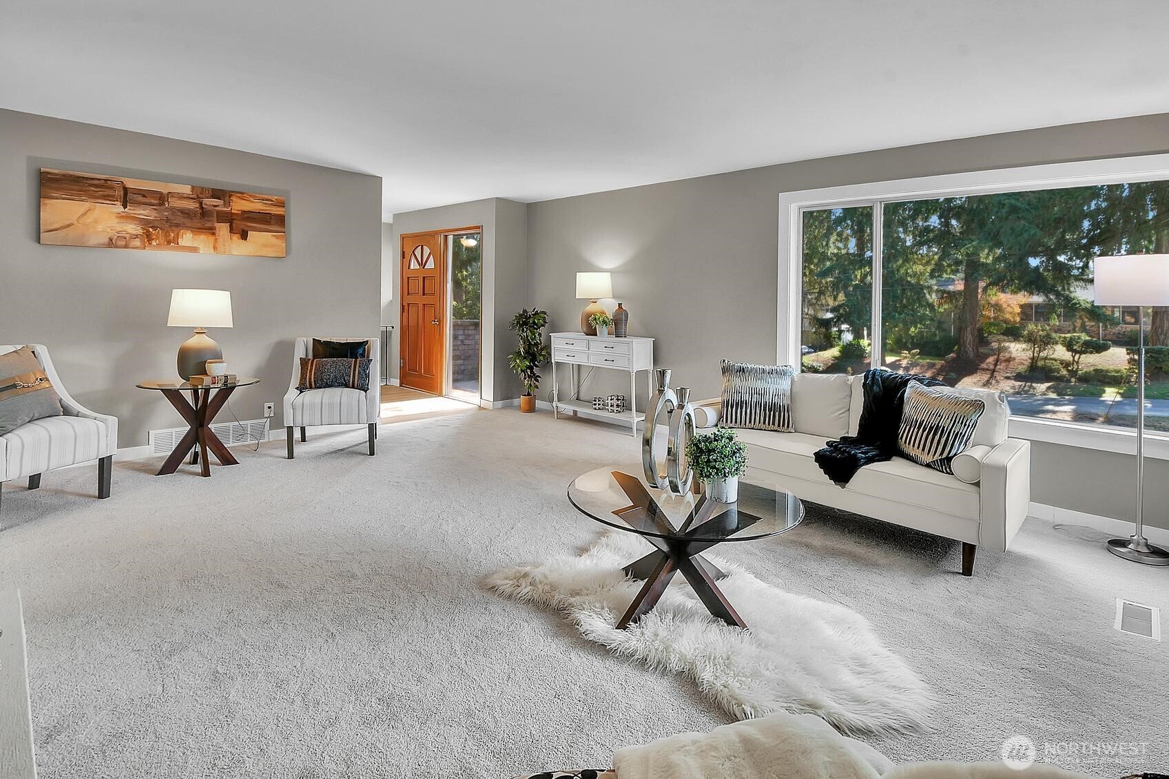 20842 2nd Place Property Photo 3