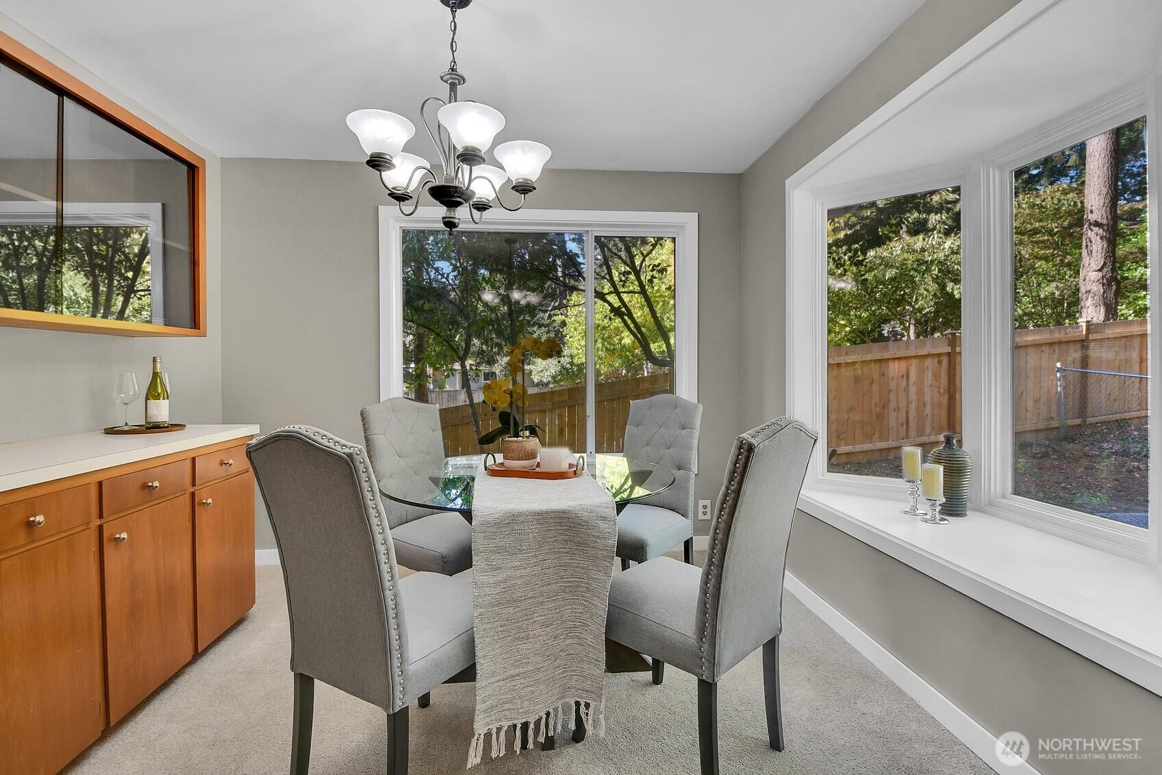 20842 2nd Place Property Photo 5