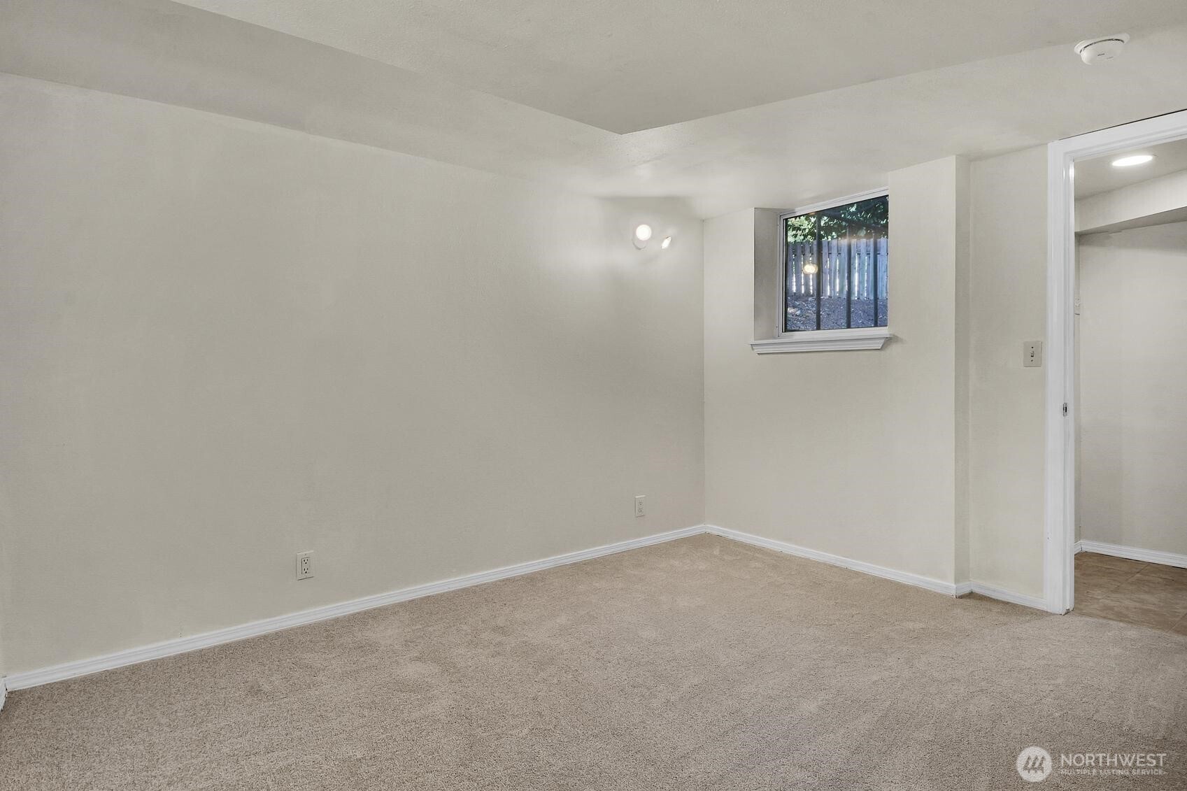 20842 2nd Place Property Photo 16