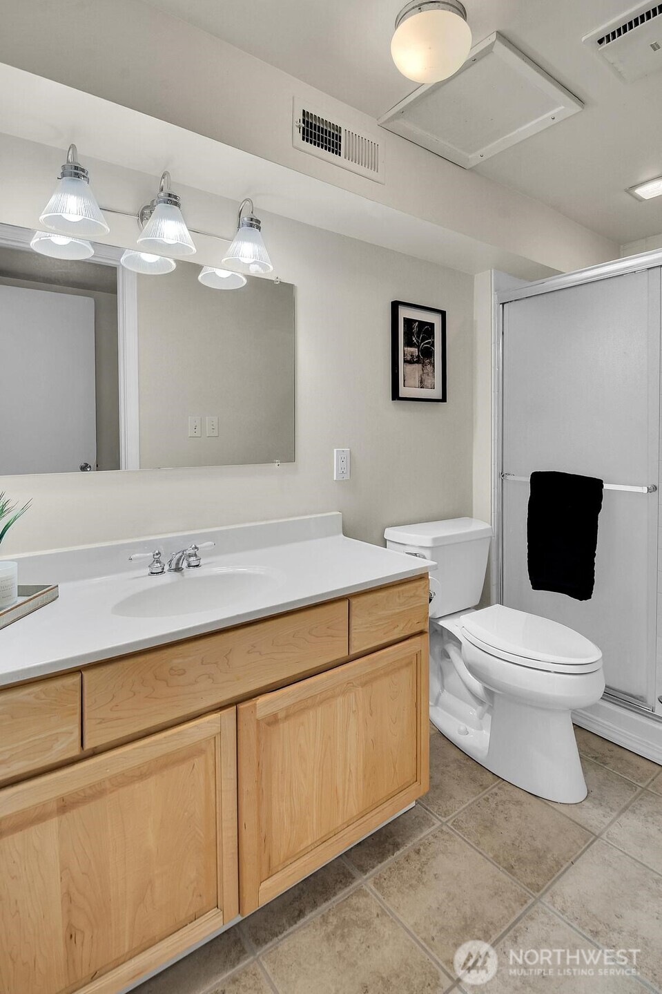 20842 2nd Place Property Photo 17