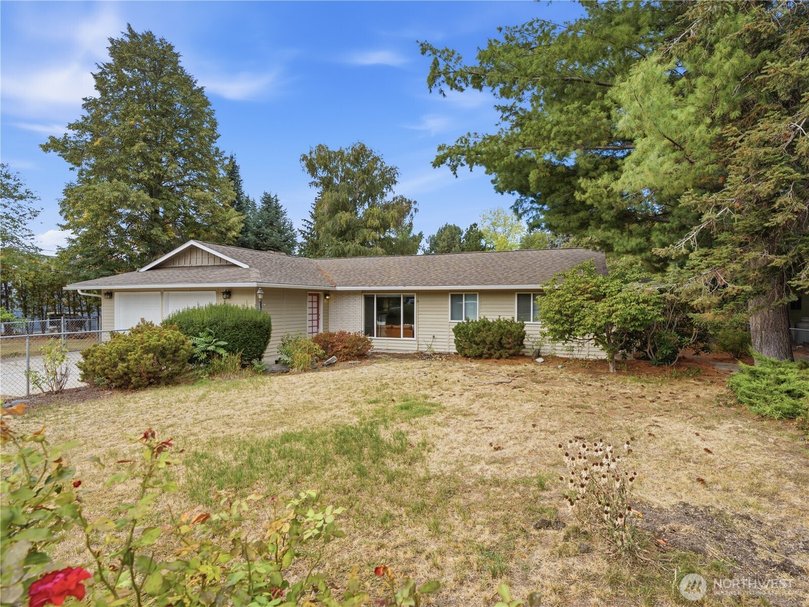 2446 N Ashland Avenue Property Photo 2