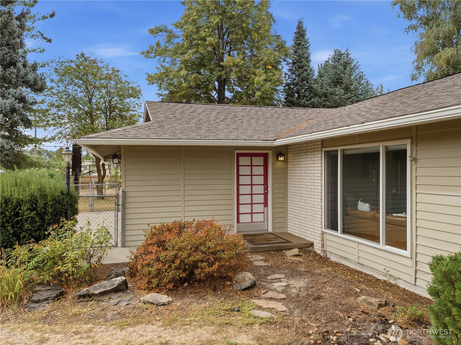 2446 N Ashland Avenue Property Photo 4
