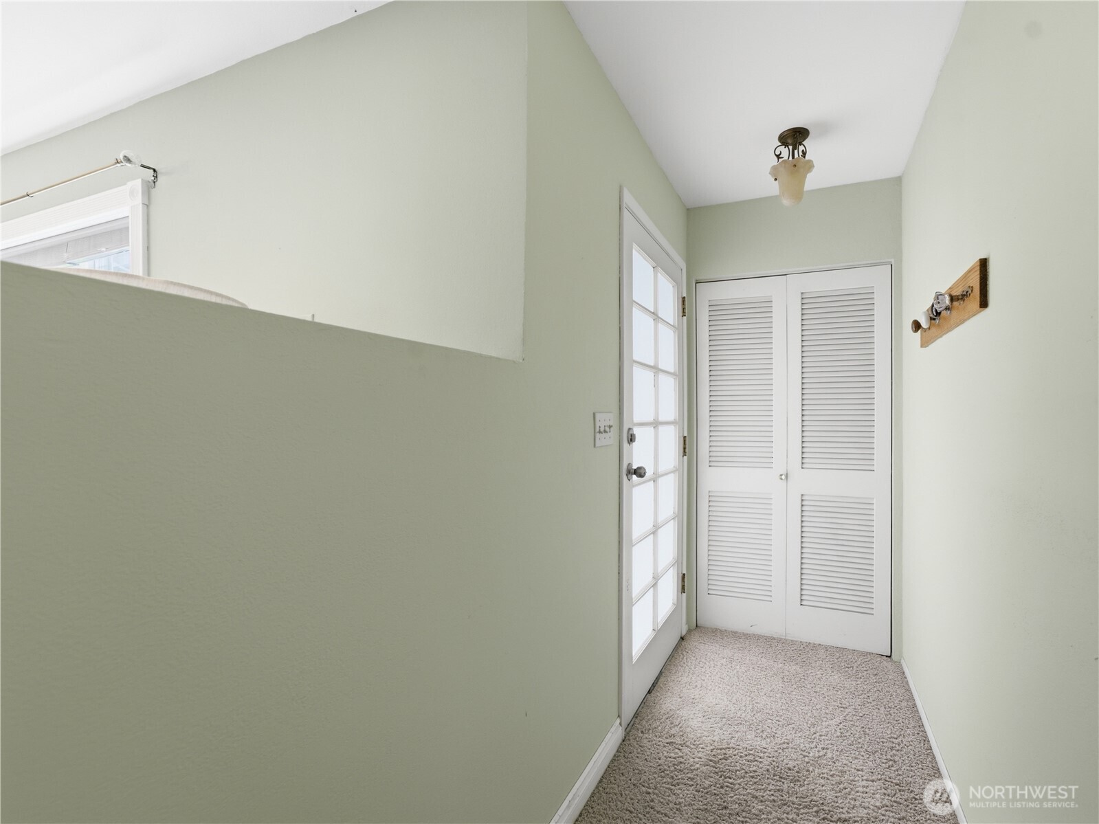 2446 N Ashland Avenue Property Photo 5