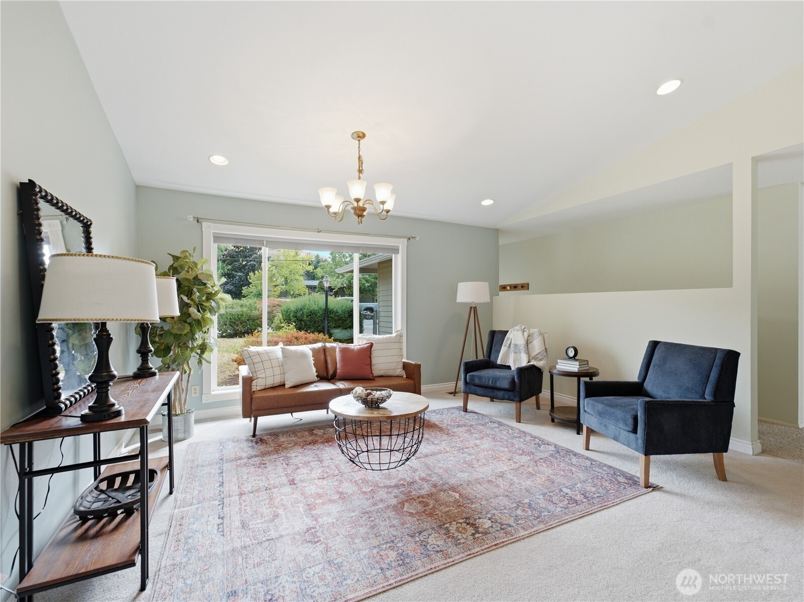 2446 N Ashland Avenue Property Photo 7