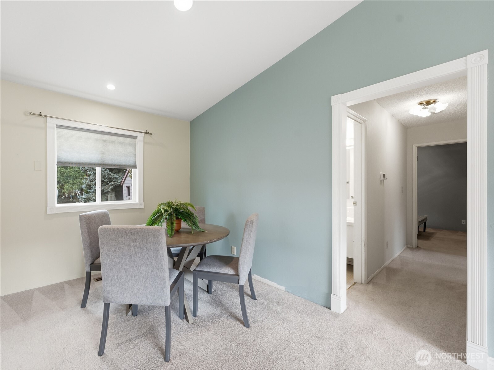 2446 N Ashland Avenue Property Photo 10