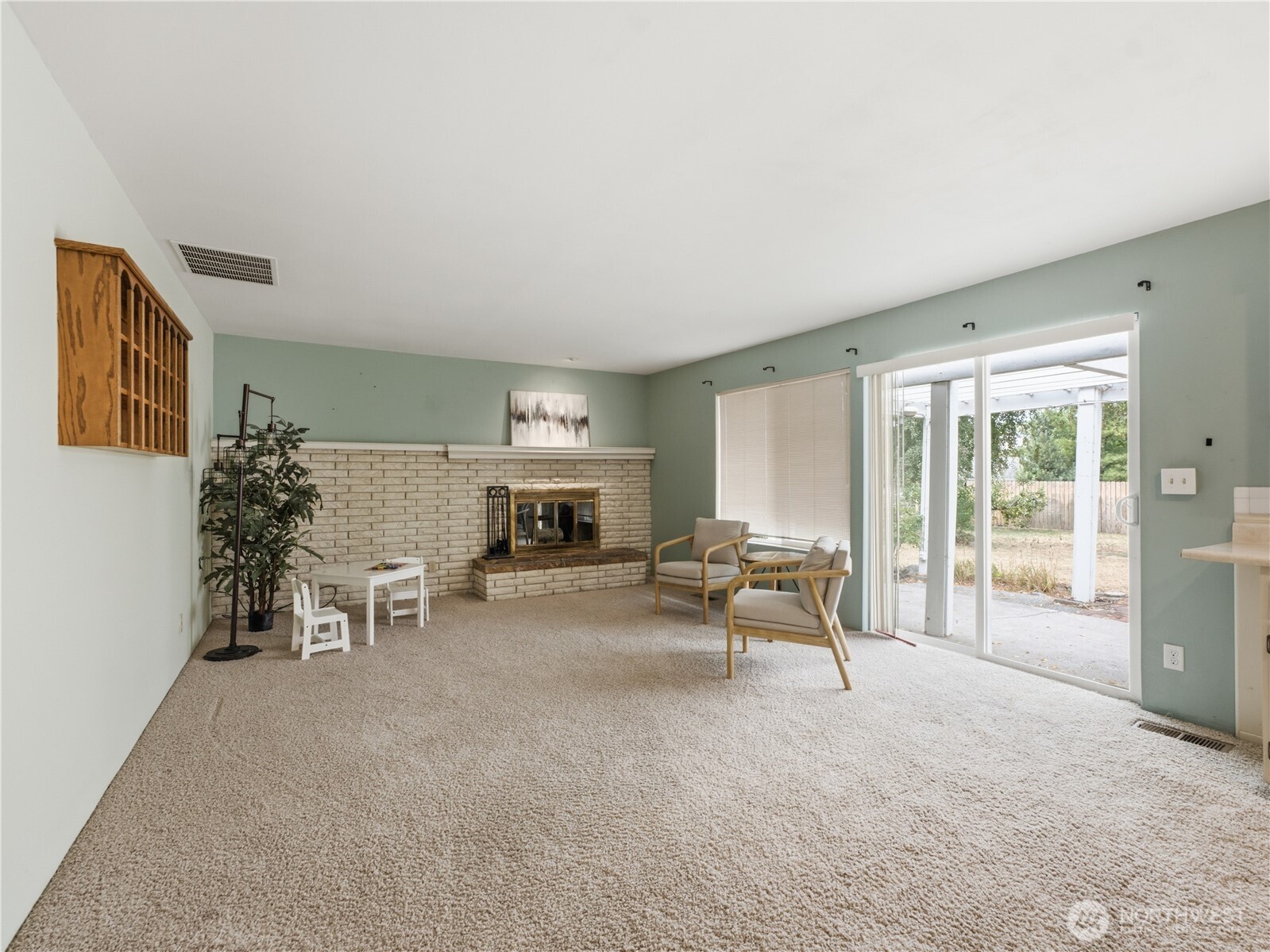 2446 N Ashland Avenue Property Photo 11