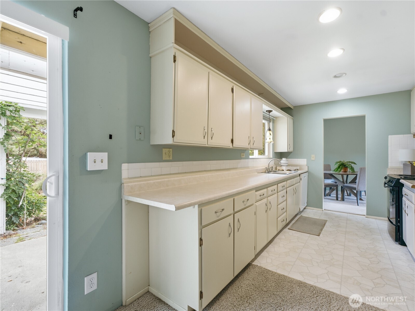 2446 N Ashland Avenue Property Photo 14