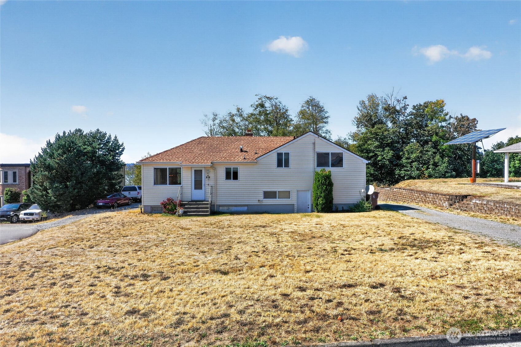 2914 44th Avenue Property Photo 6