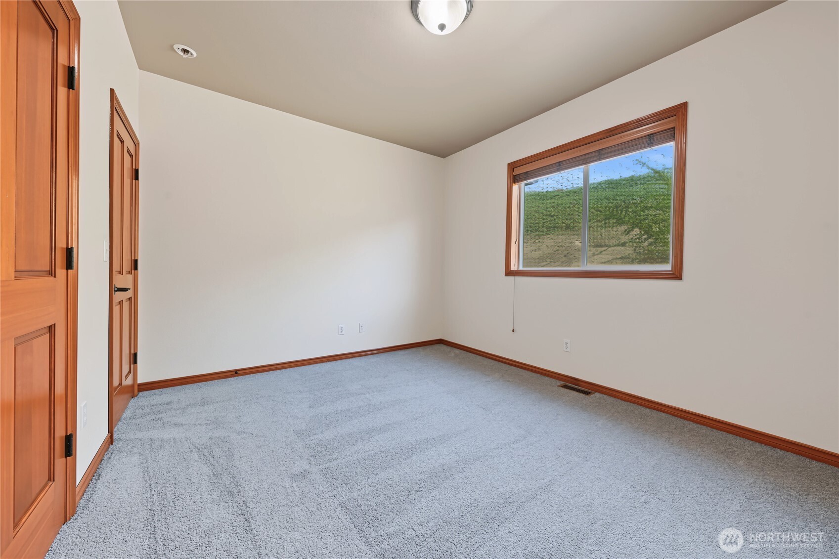 5805 Englewood Ave Property Photo 16